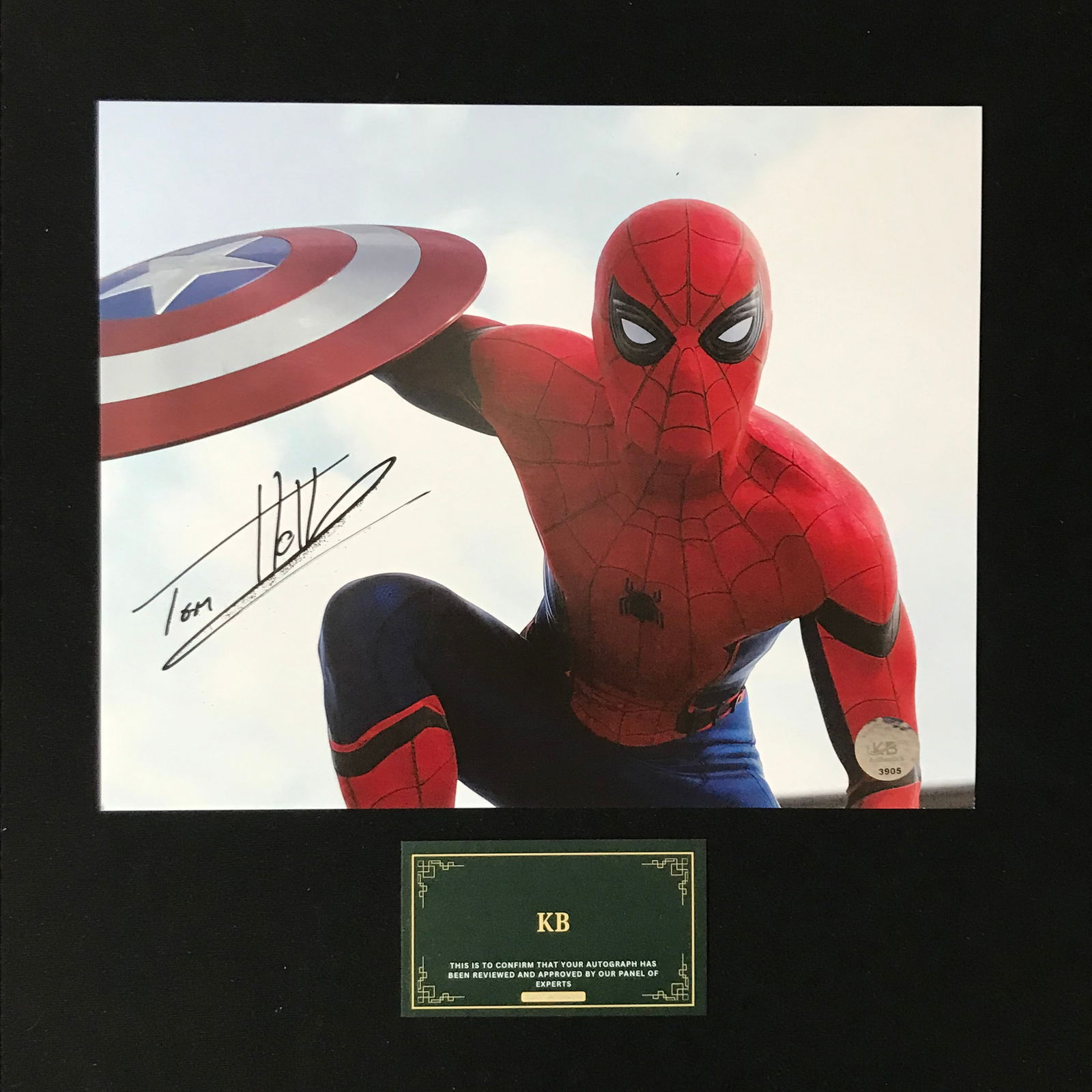 TOM HOLLAND SIGNED 8X10 PHOTO (KB COA) (1 of 1)