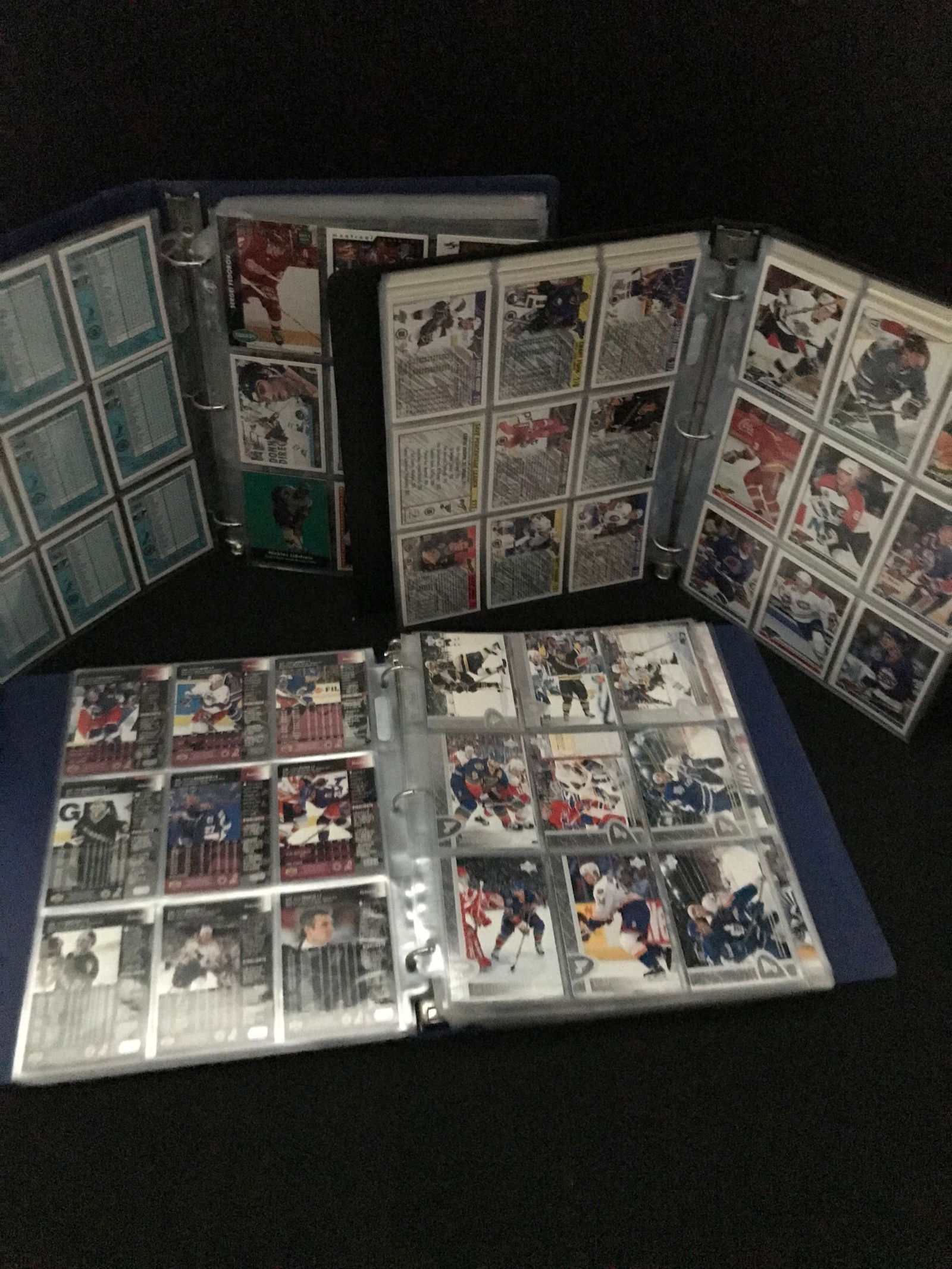 3 BINDERS OF HOCKEY CARDS (1 of 2)