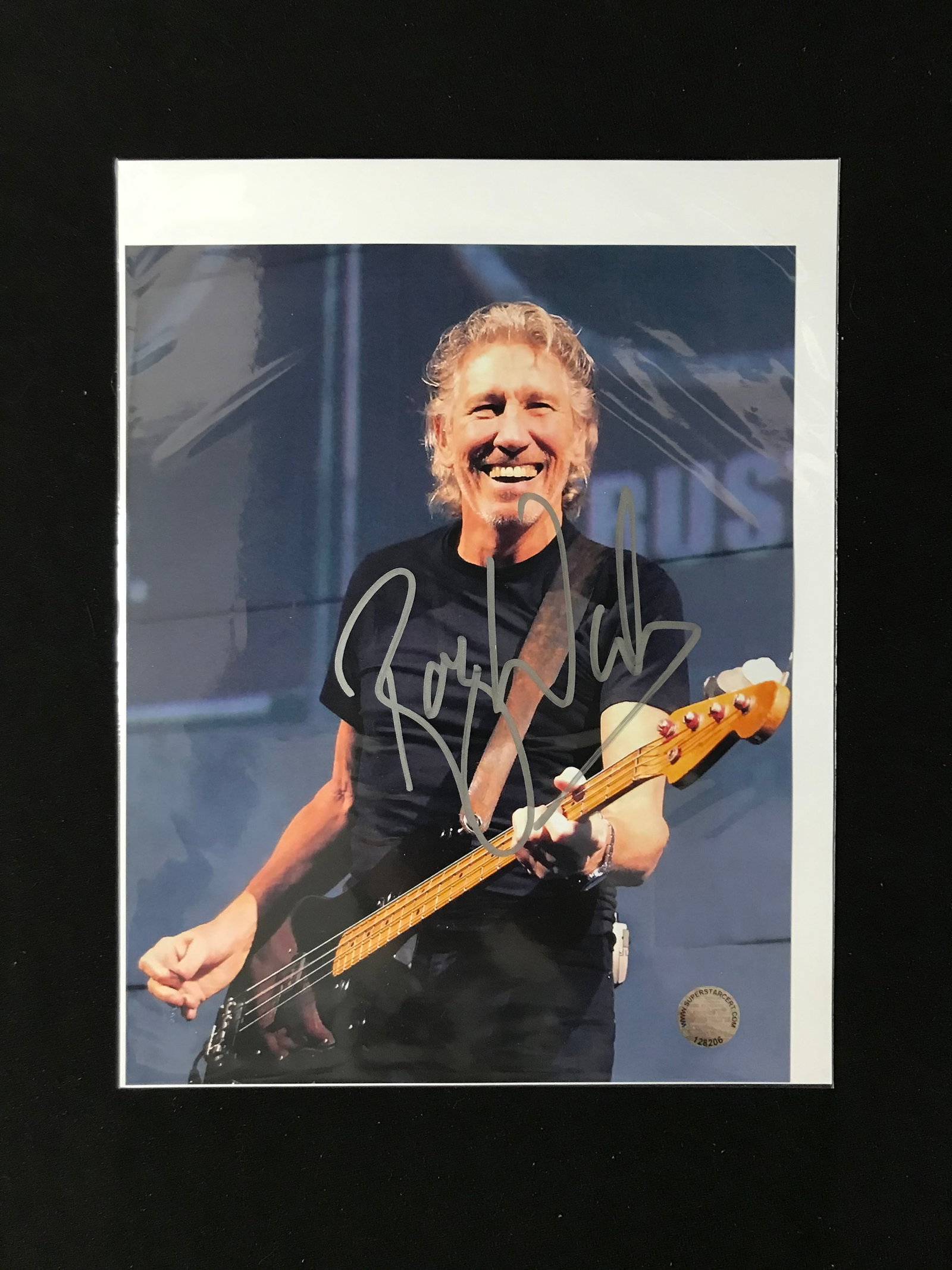 ROGER WATERS SIGNED 8X10 PHOTO (SUPER STAR COA) (1 of 2)