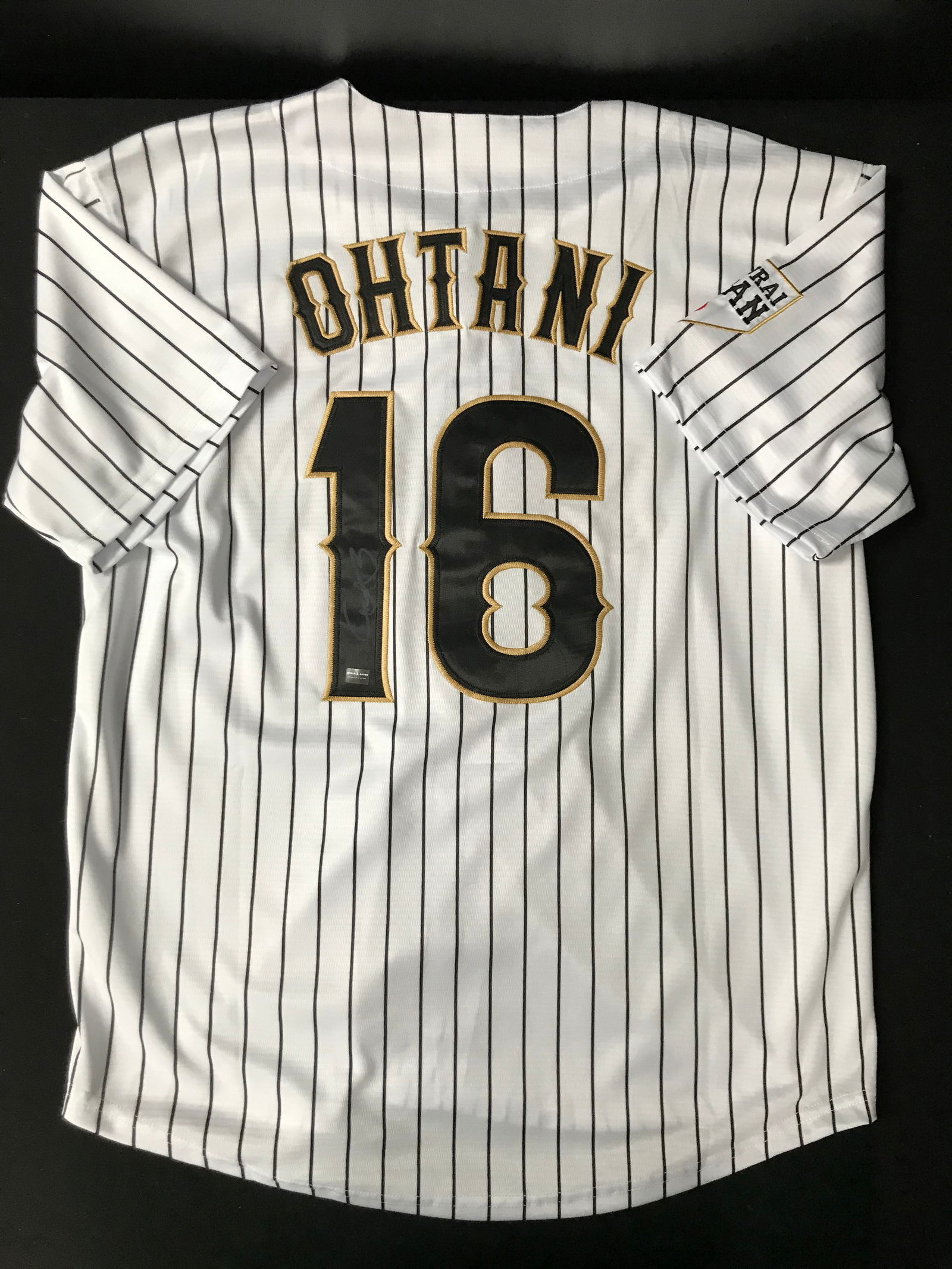 SHOHEI OHTANI SIGNED JAPAN JERSEY (WORLD AUTOS COA) (1 of 3)