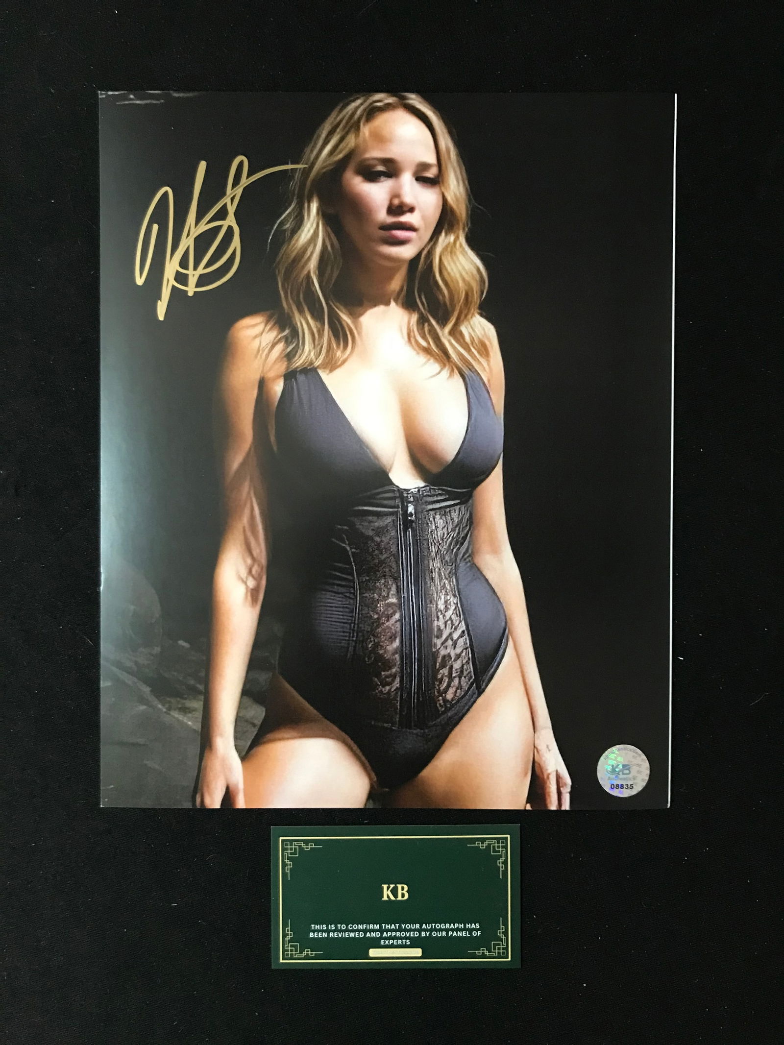 JENNIFER LAWRENCE SIGNED 8X10 PHOTO (KB AUTHENTICS COA) (1 of 1)