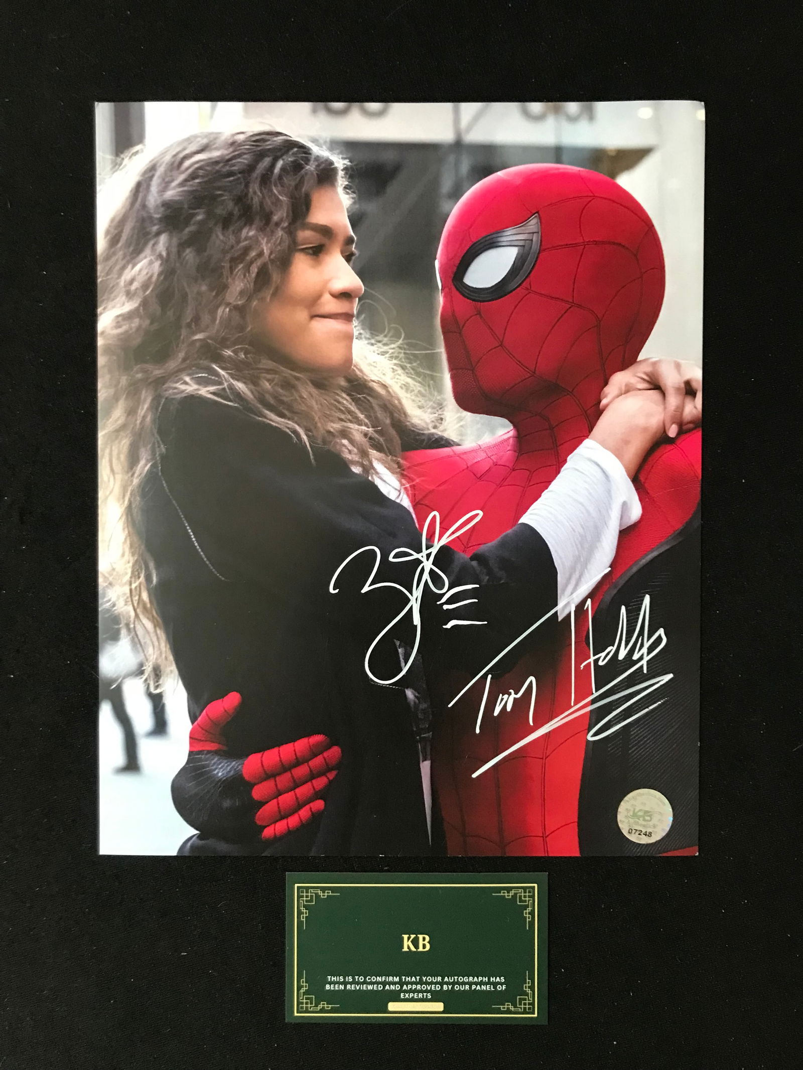 ZENDAYA & TOM HOLLAND SIGNED "SPIDER-MAN" 8X10 PHOTO (KB AUTHENTICS COA) (1 of 1)