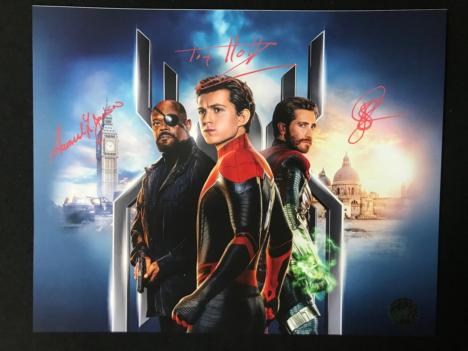 TOM HOLLAND. SAM L JACKSON, JAKE GYLENHALL SIGNED SPIDER MAN 8 X 10 (KB AUTHENTICS COA) (1 of 1)
