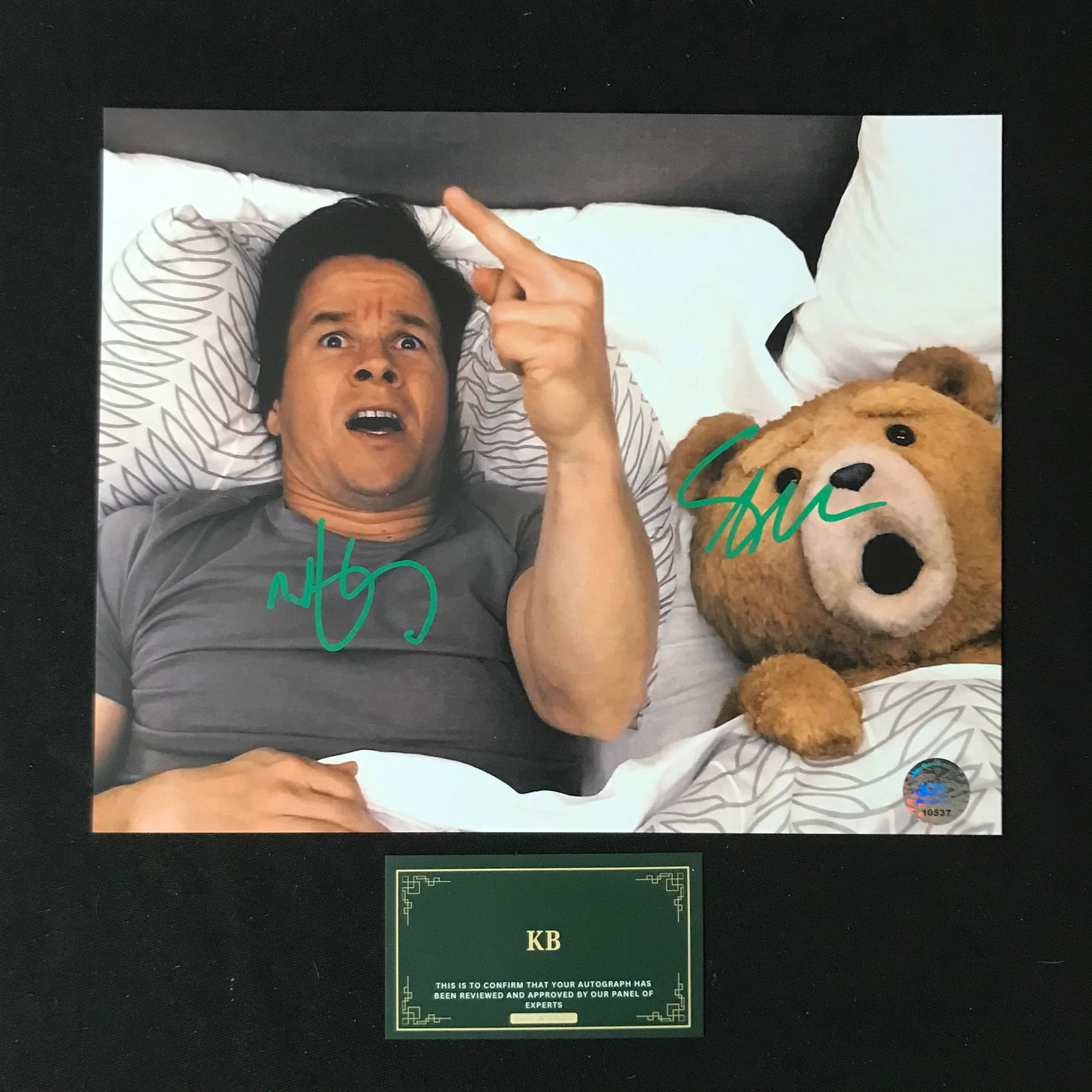 MARK WAHLBERG & SETH MACFARLANE SIGNED "TED" 8X10 PHOTO (KB AUTHENTICS COA) (1 of 1)