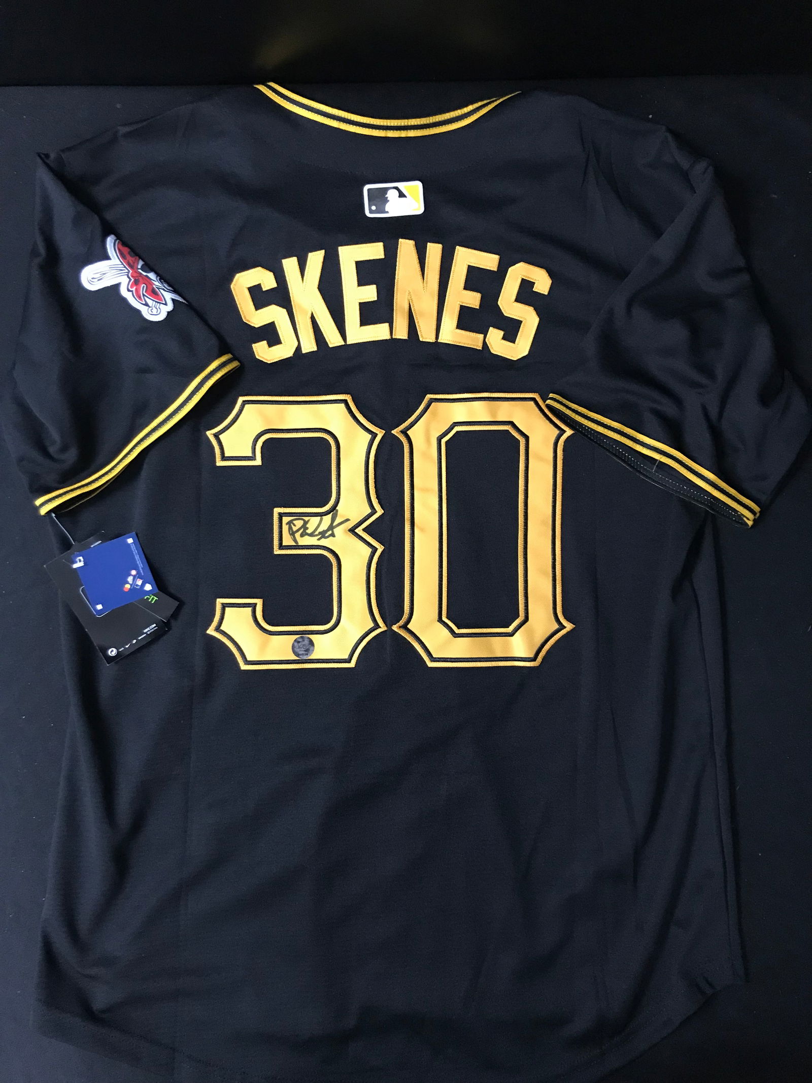 PAUL SKENES SIGNED PITTSBURG PIRATES JERSEY (KB AUTHENTICS COA) (1 of 3)