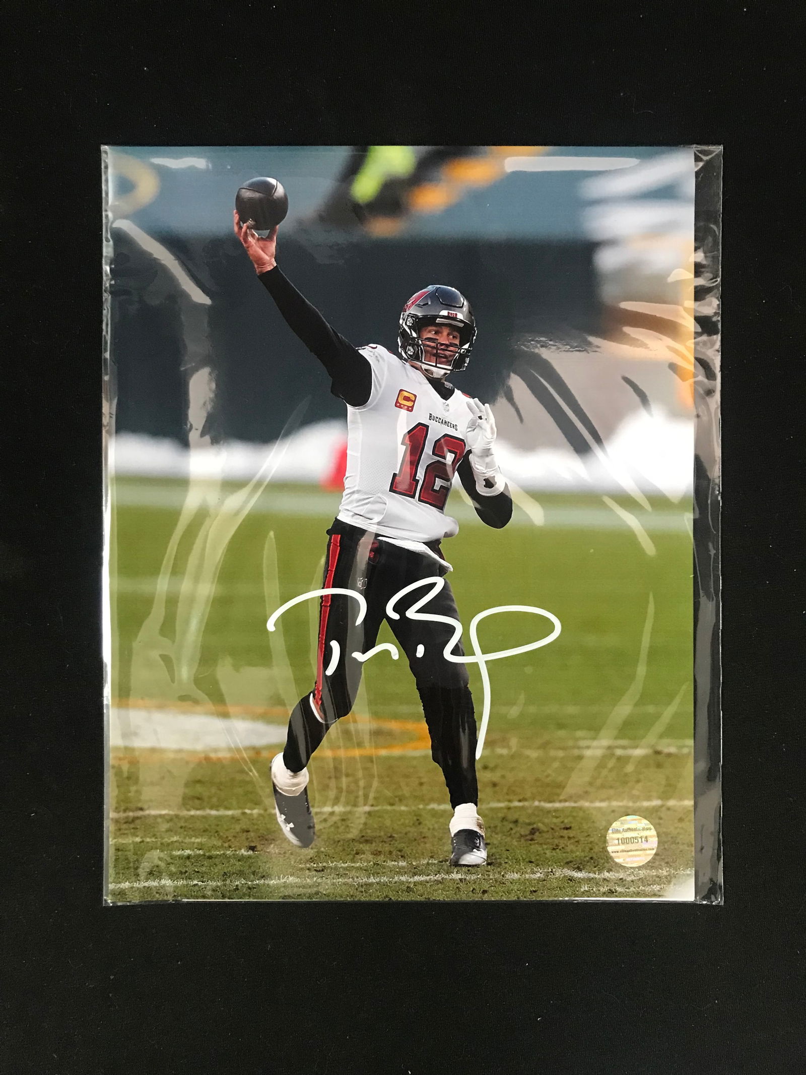 TOM BRADY SIGNED TAMPA BAY BUCCANEERS 8X10 PHOTO (ELITE AUTHENTATION COA) (1 of 2)