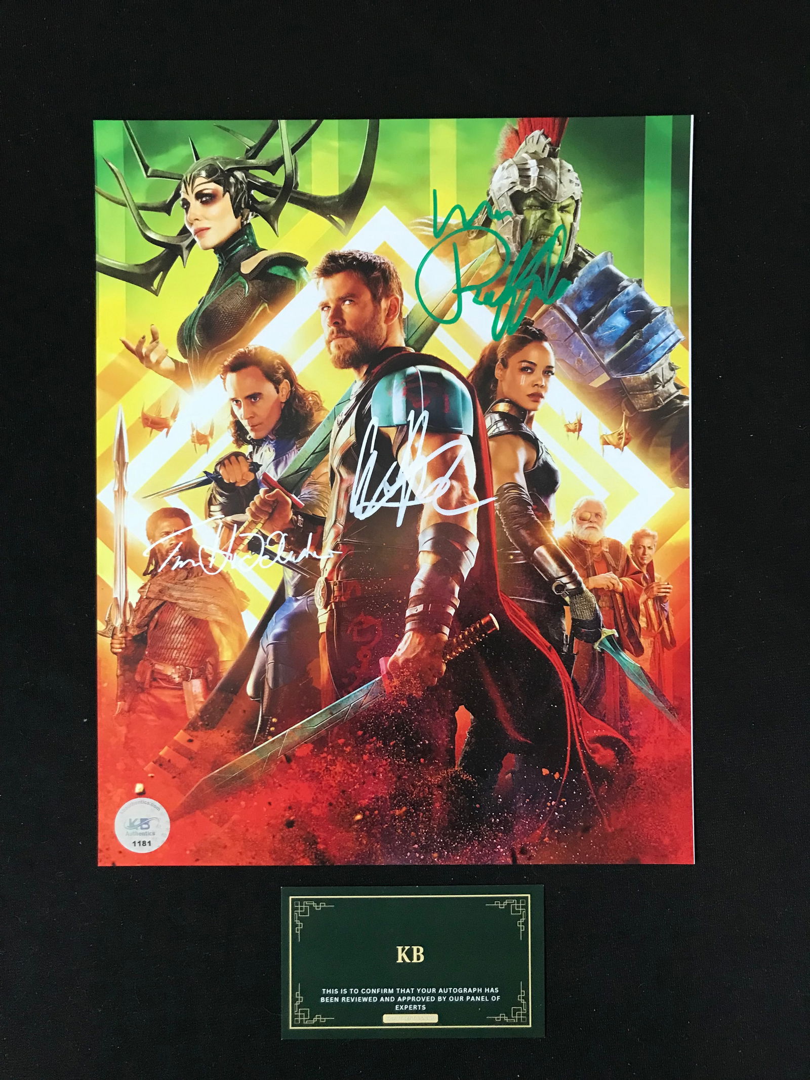 TOM HIDDLESTON, CHRIS HEMSWORTH & MARK RUFFALO SIGNED "THE AVENGERS" 8X10 PHOTO (KB AUTHENTICS COA) (1 of 1)