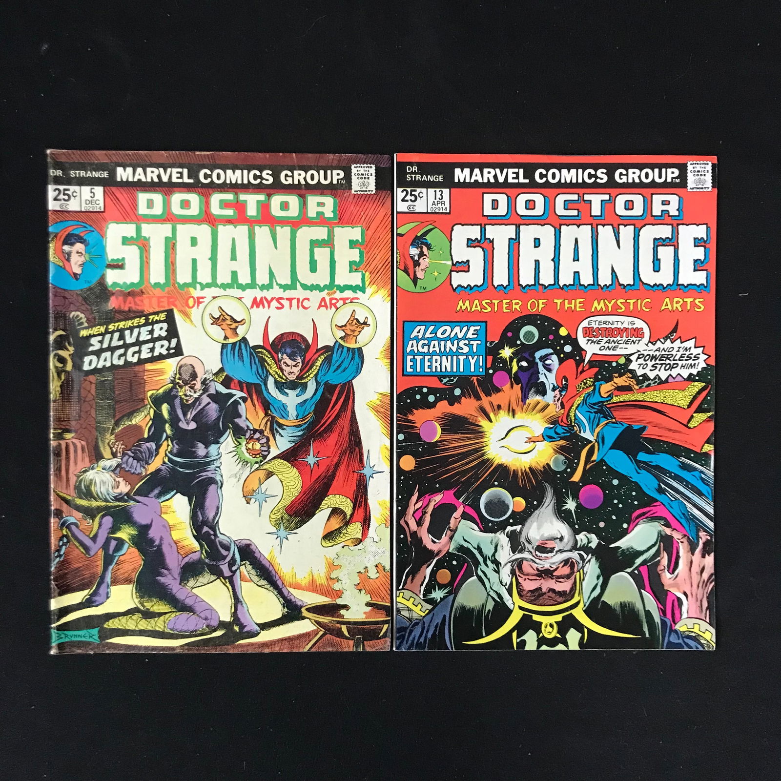 LOT OF 2 DOCTOR STRANGE COMICS (MARVEL COMICS) (1 of 1)