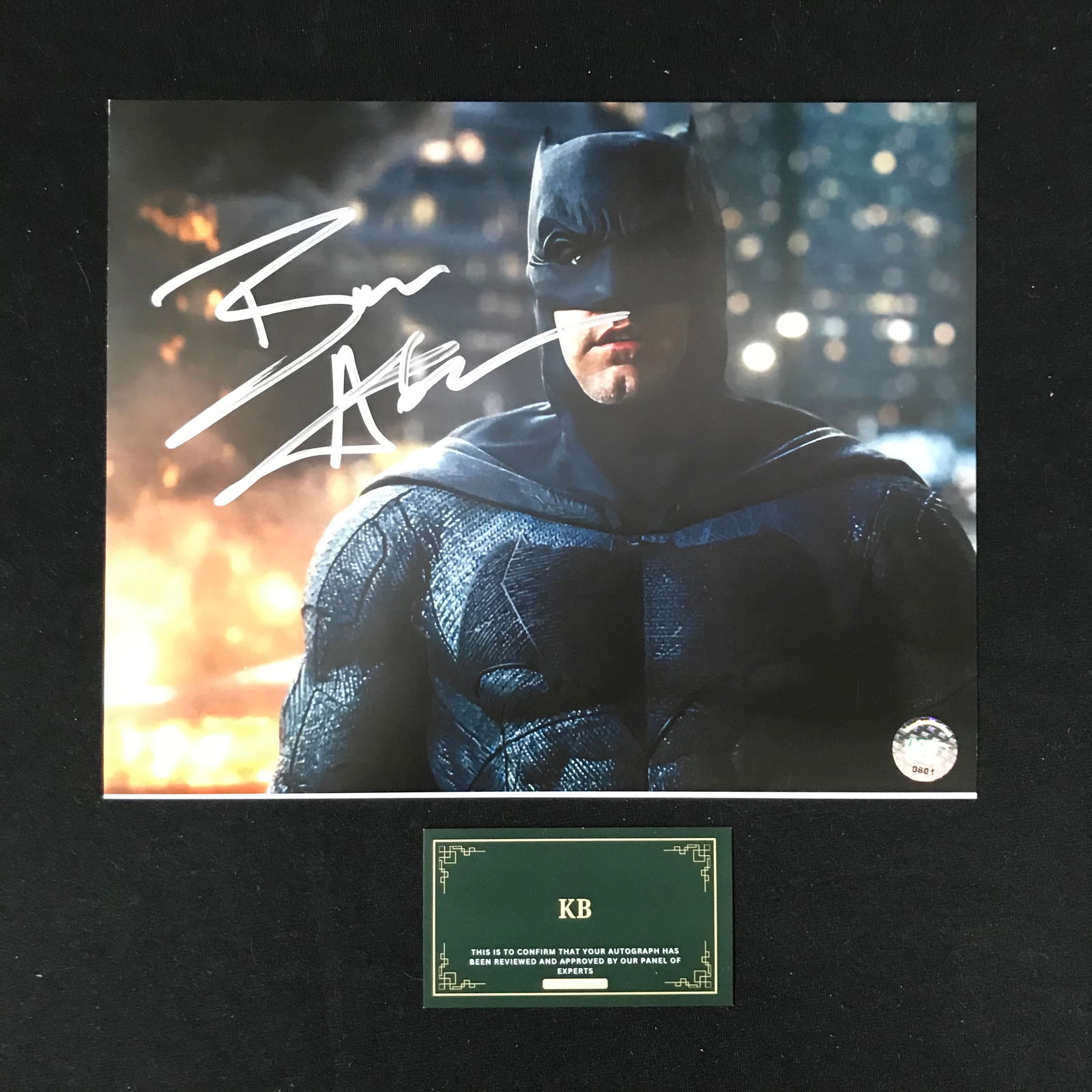 BEN AFFLECK SIGNED "BATMAN" 8X10 PHOTO (KB AUTHENTICS COA) (1 of 1)