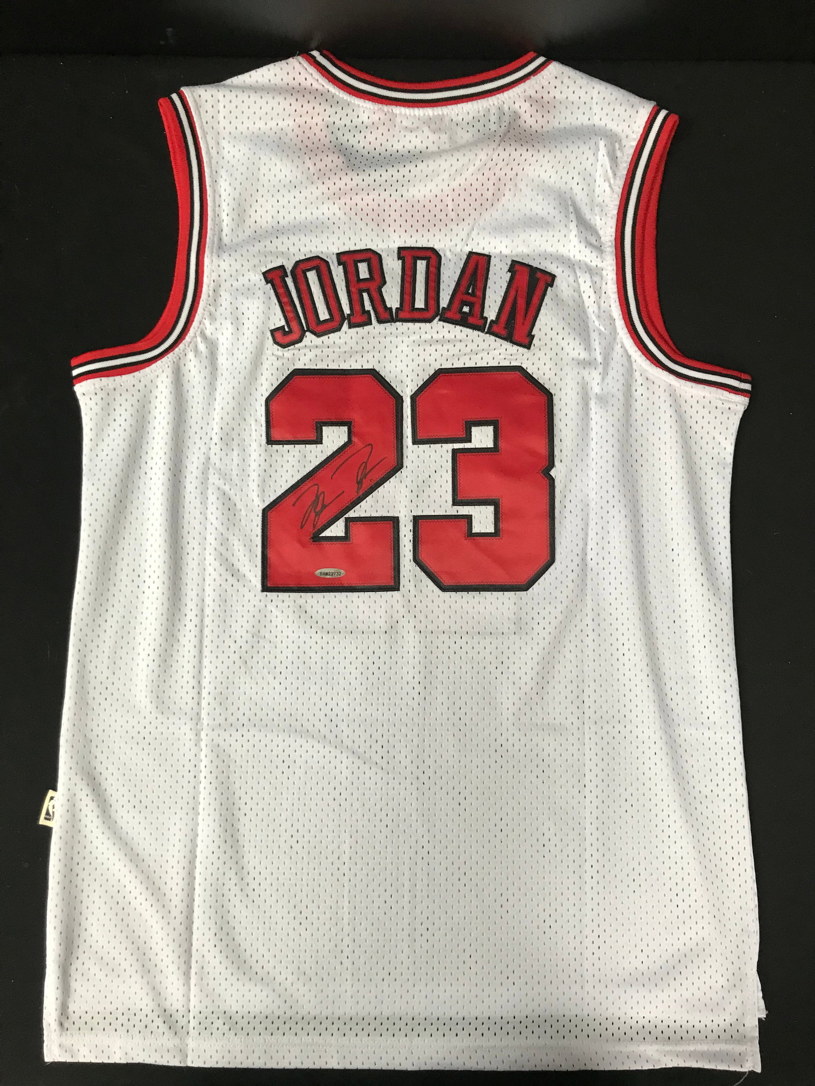 MICHAEL JORDAN SIGNED WHITE CHICAGO BULLS JERSEY (UPPER DECK COA) (1 of 4)