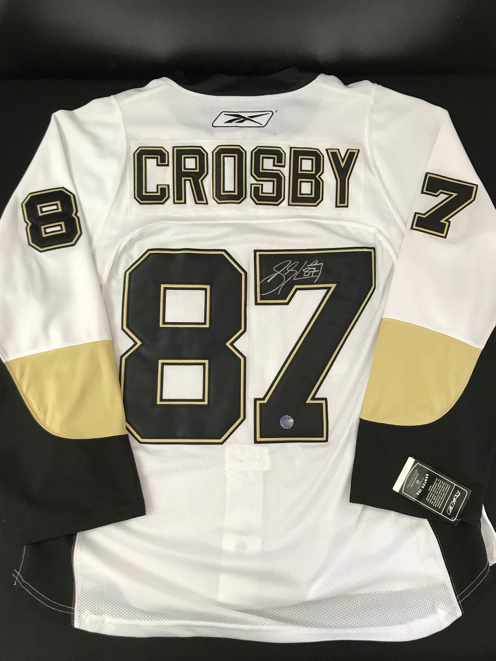 SIDNEY CROSBY PITTSBURGH PENGUINS SIGNED JERSEY (KB AUTHENTICS COA) (1 of 3)
