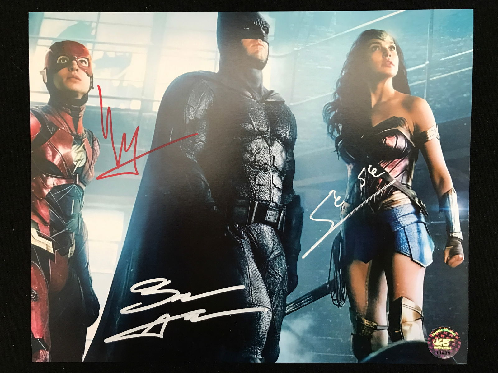 EZRA MILLER, BEN AFFLECK AND GAL GADOT TRIPLE SIGNED 8X10 (KB AUTHENTICS COA) (1 of 1)