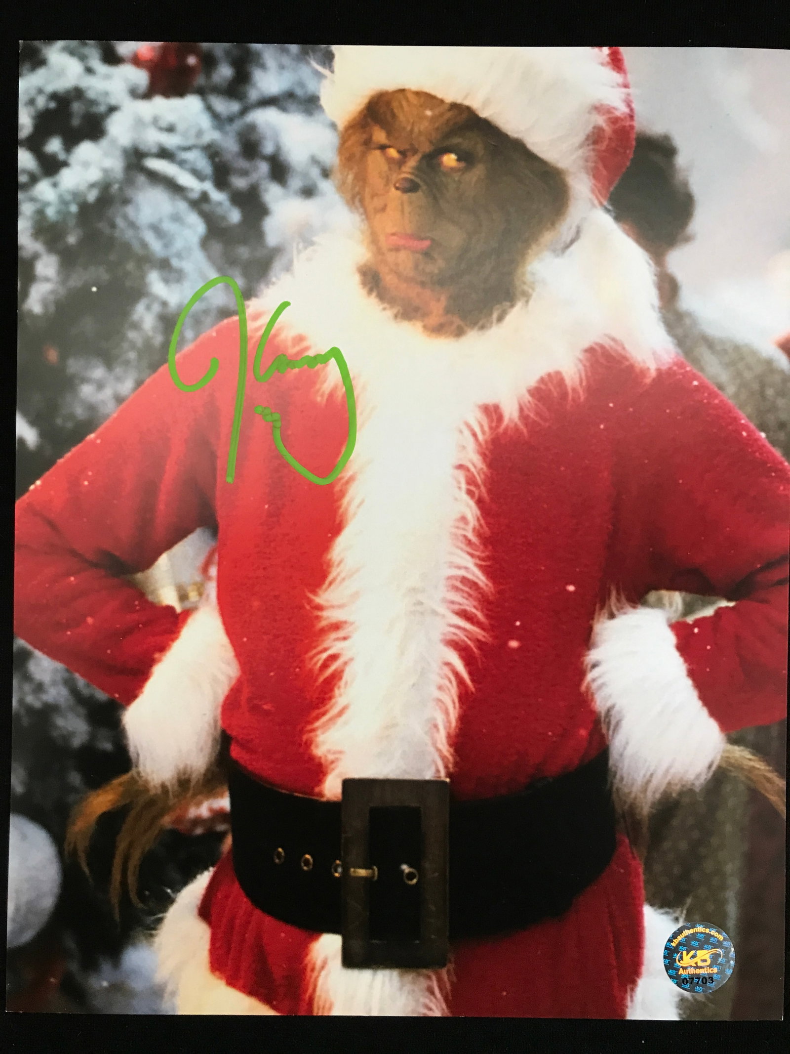 JIM CARY SIGNED THE GRINCH 8X10 (KB AUTHENTICS COA): Prices are in Canadian dollars