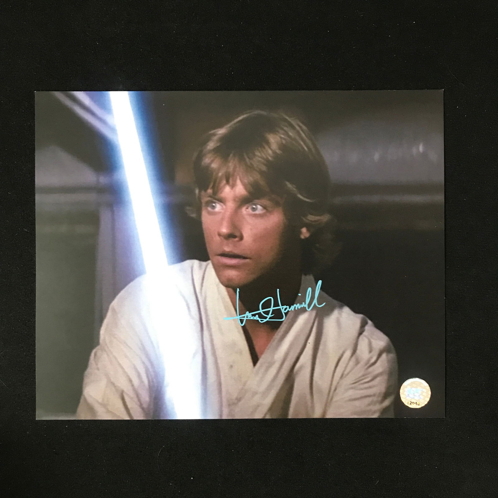 MARK HAMILL SIGNED 8X10 (KB COA) (1 of 1)