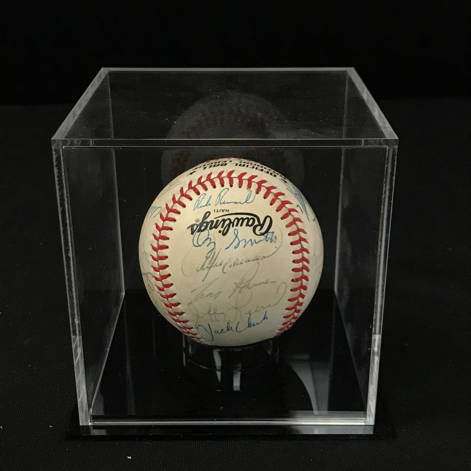 ST. LOUIS CARDINALS 1970;S TEAM SIGNED BALL (OZZIE SMITH) (1 of 4)