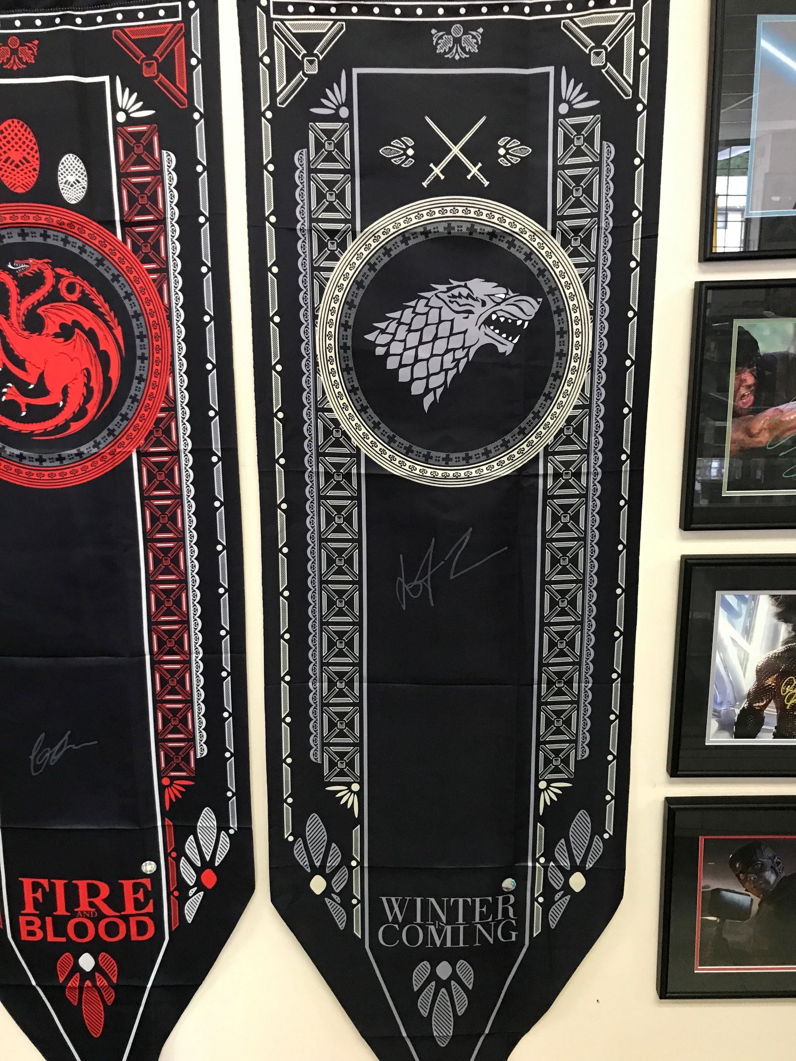 KIT HERRINGTON SIGNED GAME OF THRONES STARK BANNER (KB AUTHENTICS COA) (1 of 2)