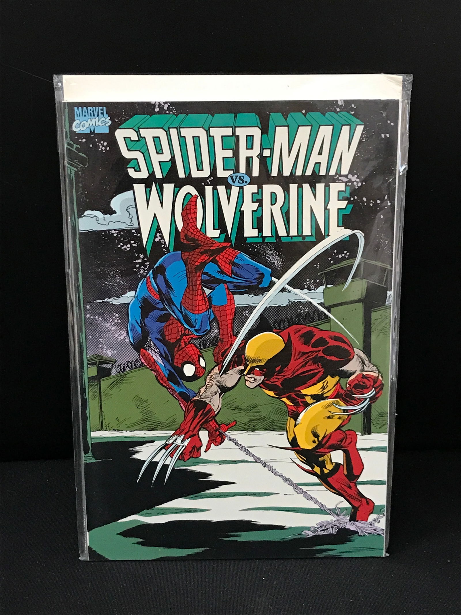 MARVEL COMICS SPIDERMAN VS WOLVERINE (1 of 1)