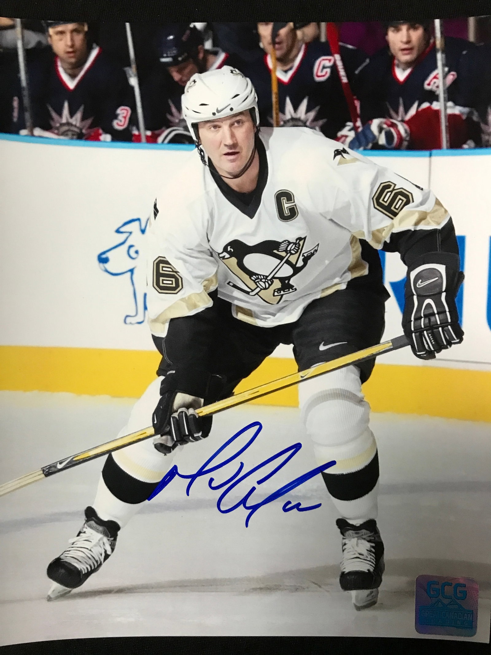 MARIO LEMIEUX SIGNED 8 X 10 (GCG HOLO): Prices are in Canadian Dollars