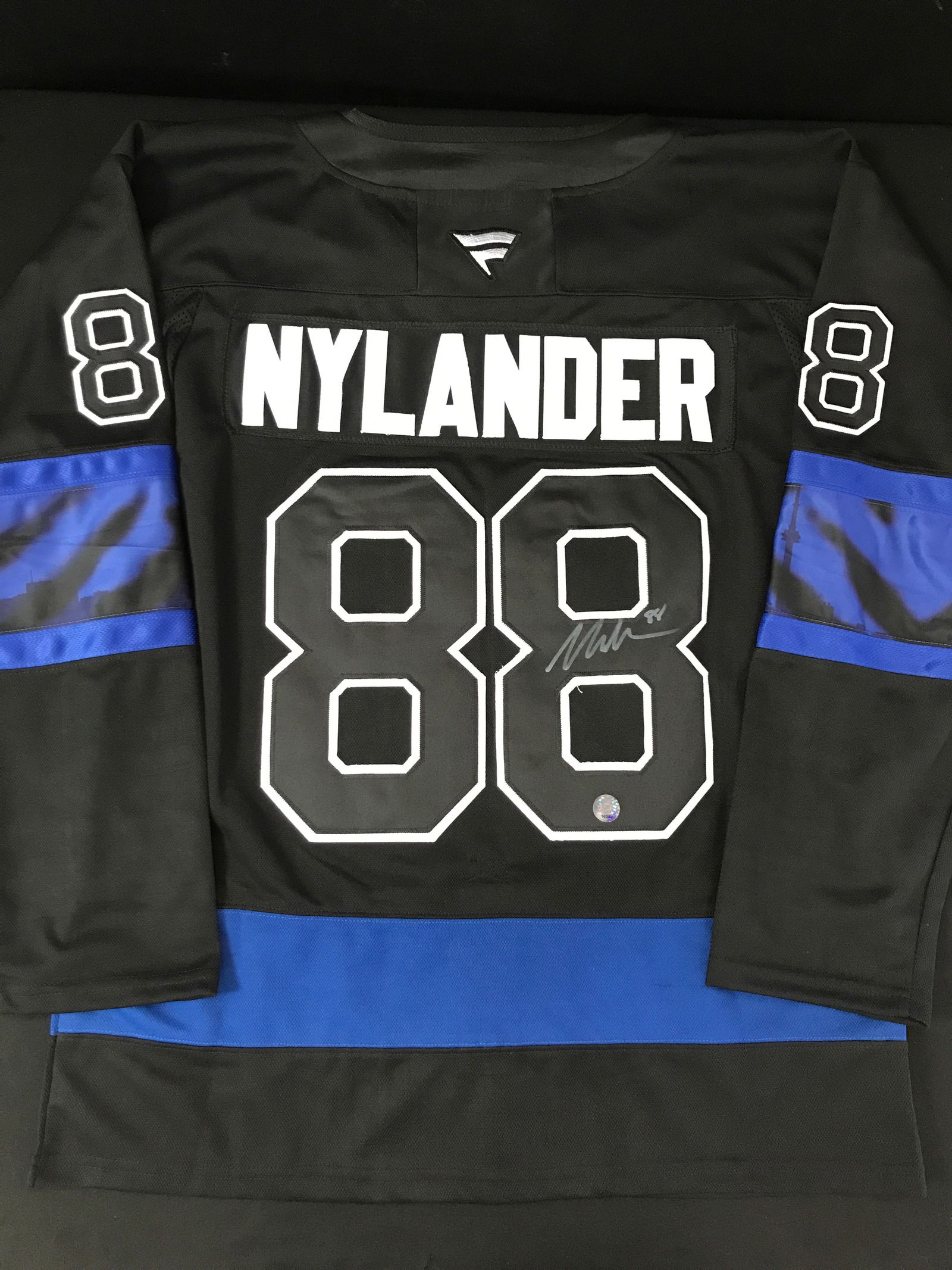 WILLIAM NYLANDER SIGNED TORONTO MAPLE LEAFS JERSEY (KB COA) (1 of 3)
