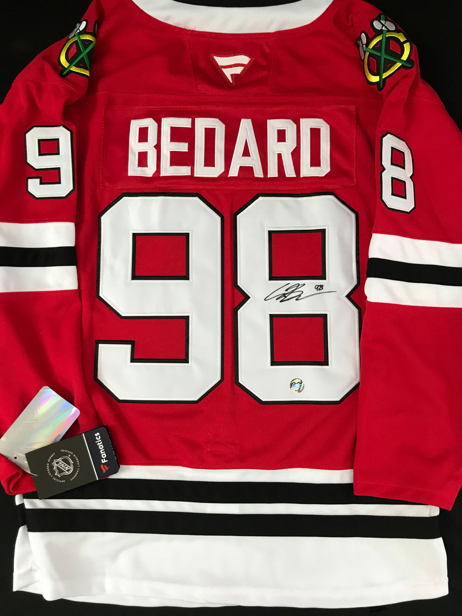 CONNOR BEDARD SIGNED CHICAGO BLACKHAWKS JERSEY KB AUTHENTICS COA: Prices are in Canadian dollars