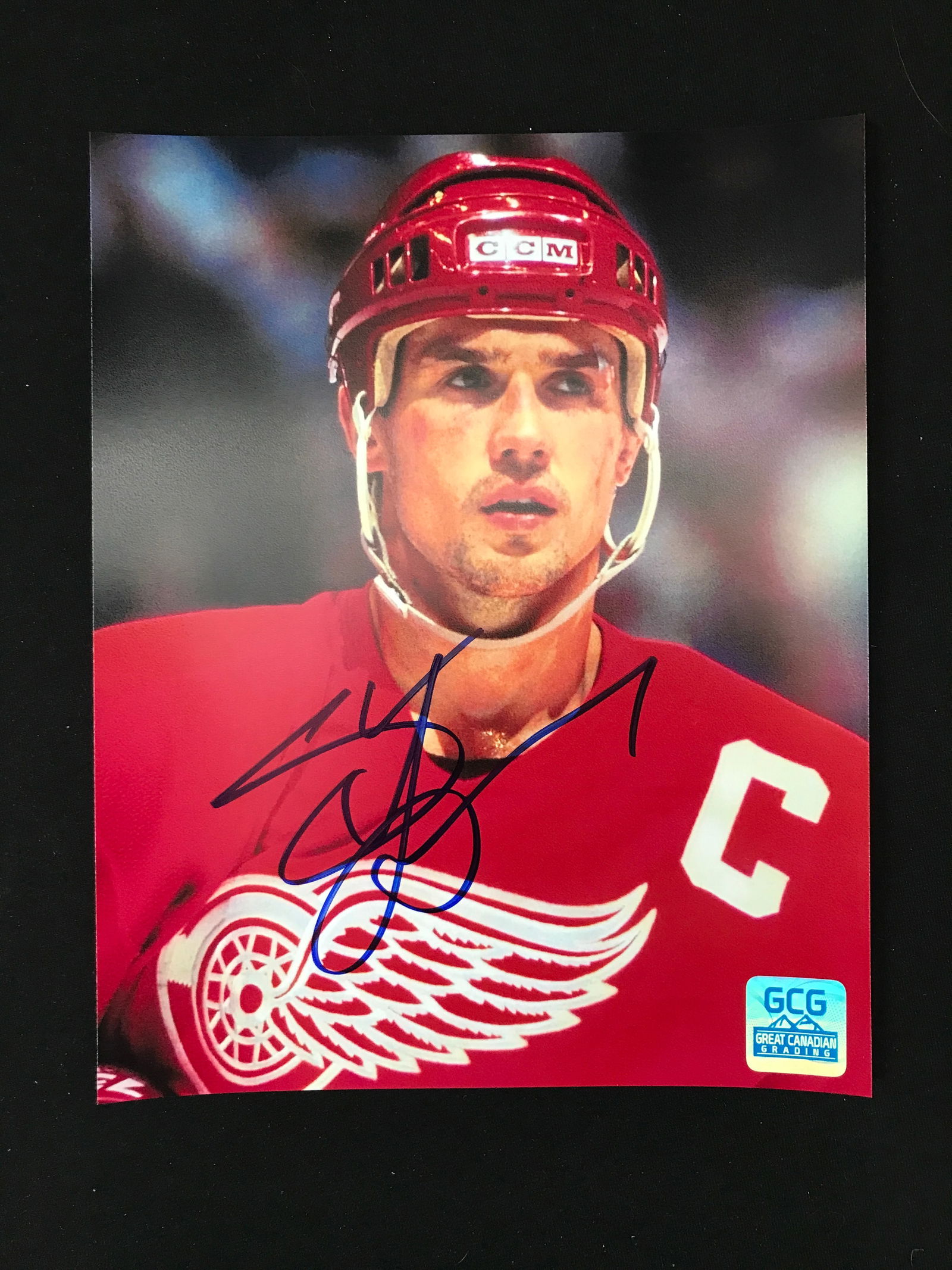 STEVE YZERMAN SIGNED 8X10 PHOTO GCG COA (1 of 1)