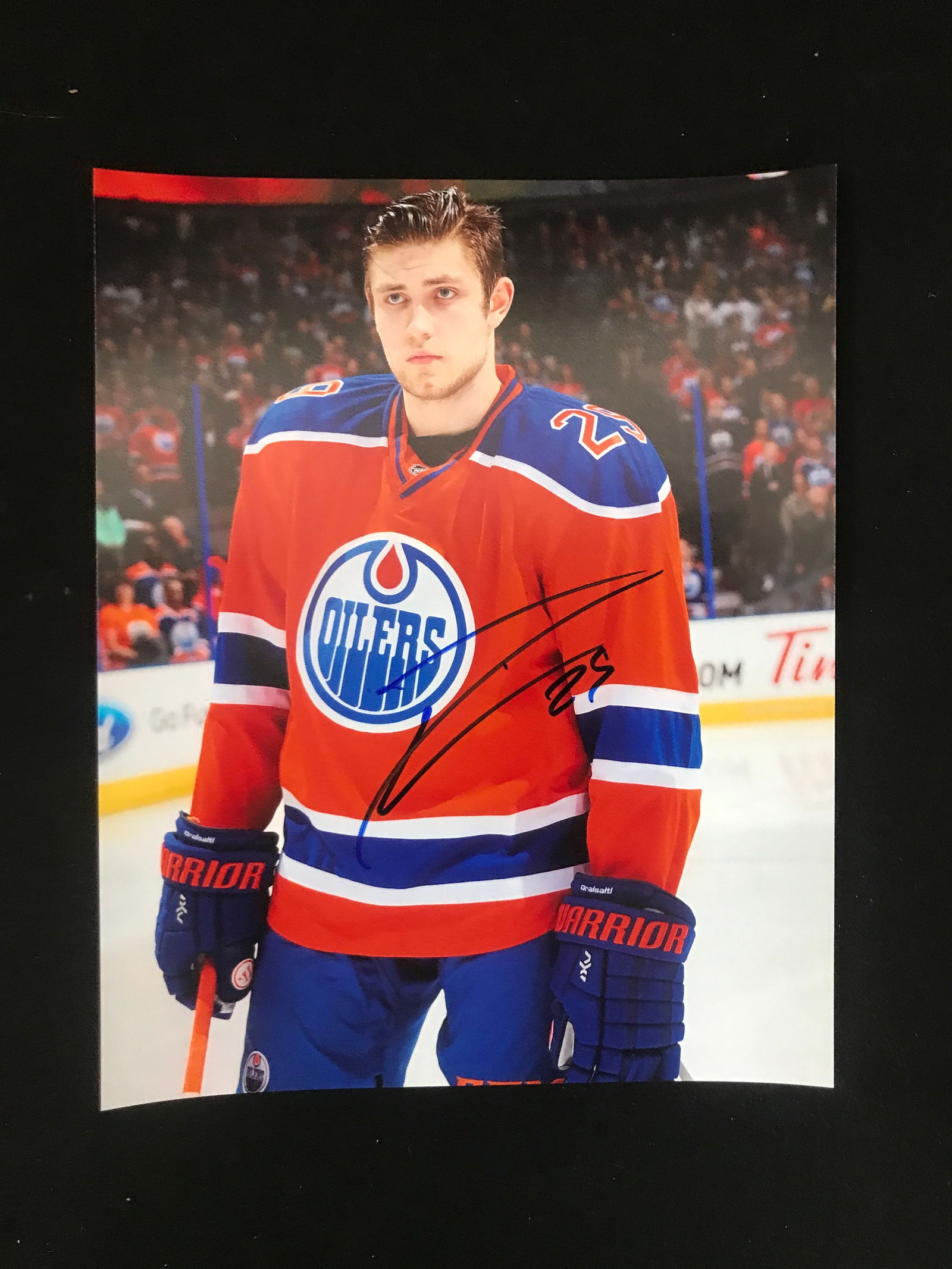 LEON DRAISAITL SIGNED 8X10 PHOTO (GCG HOLO) (1 of 1)