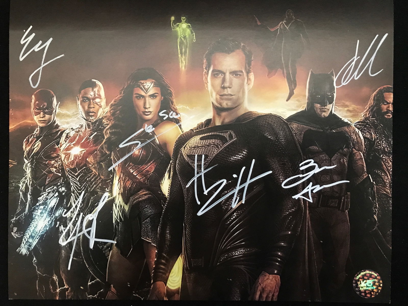 CAST SIGNED JUSTICE LEAGUE OF AMERICA 8 X 10 (KB AUTHENTICS COA) (1 of 1)