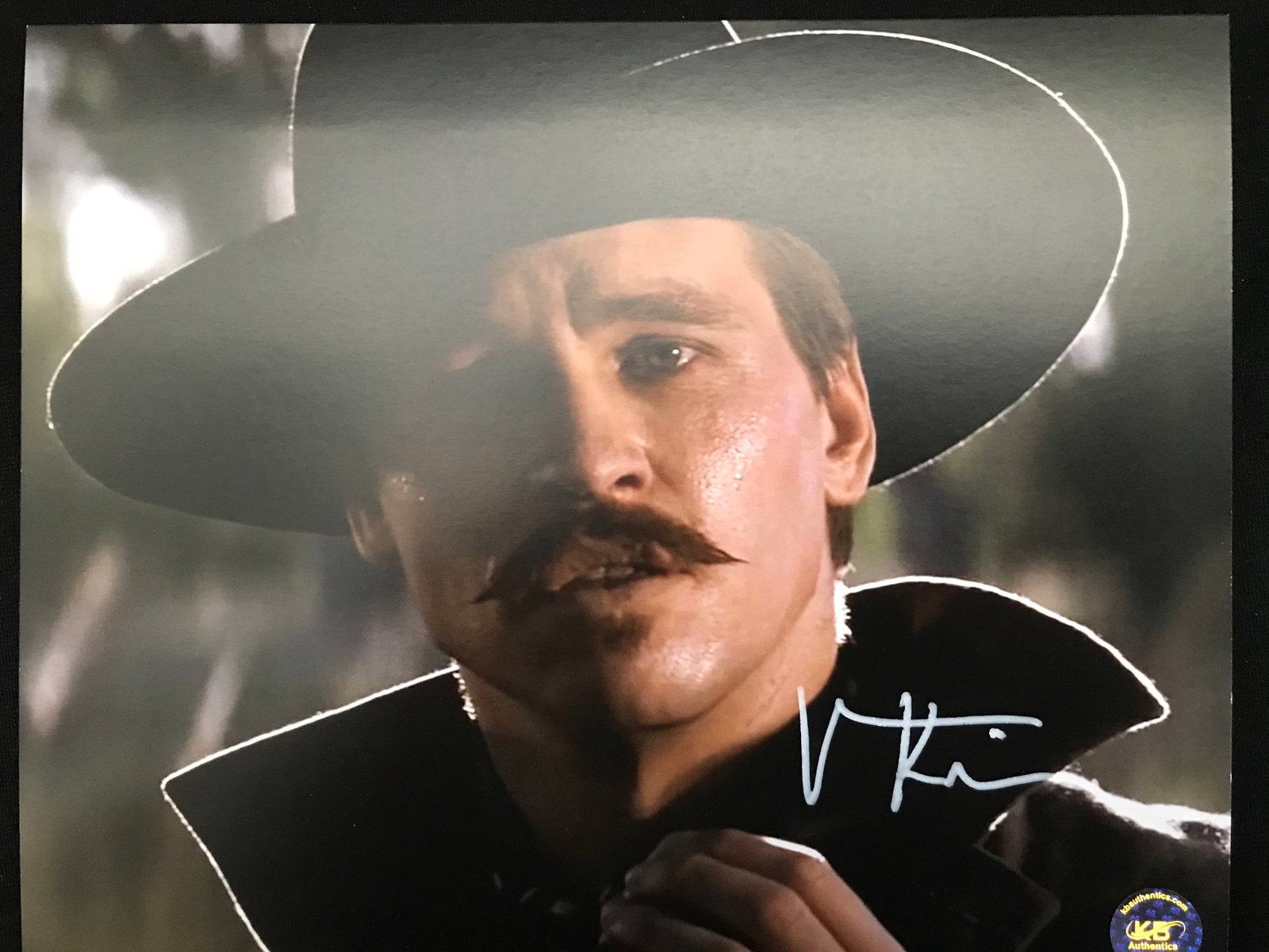 VAL KILMER SIGNED DOC HOLIDAY SIGNED 8X10 - KB COA (1 of 1)