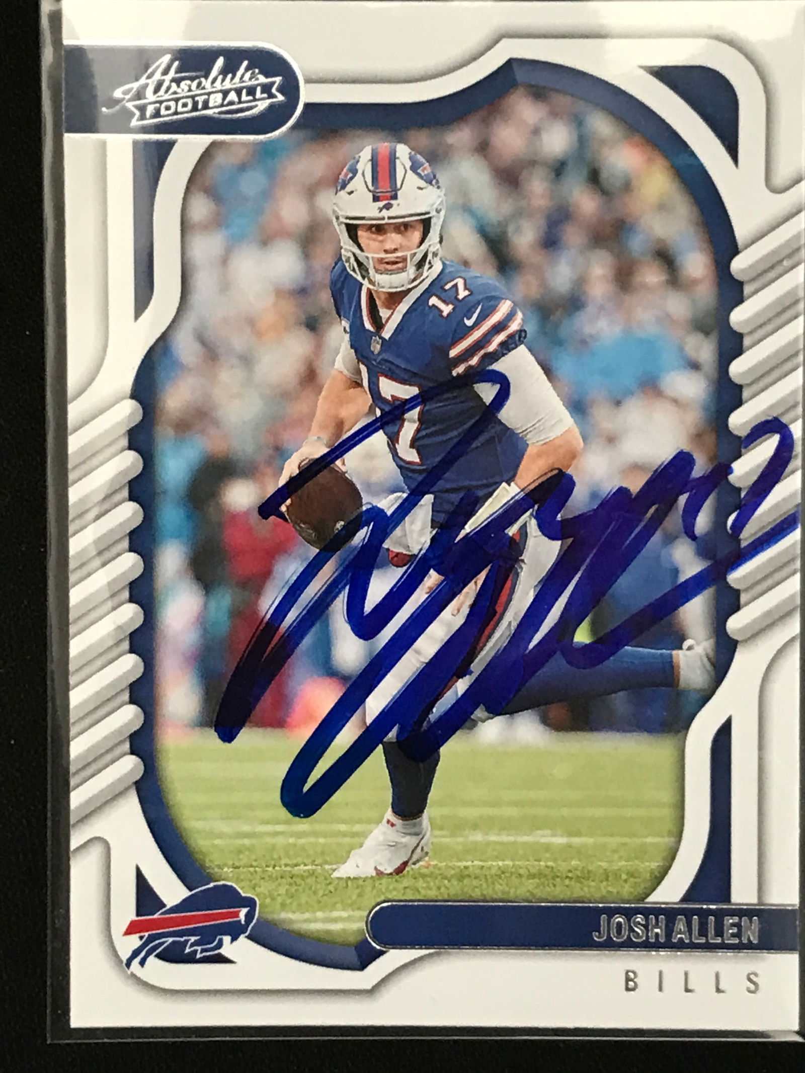 ABSOLUTE FOOTBALL TOM BRADY SIGNED TRADING CARD (1 of 1)