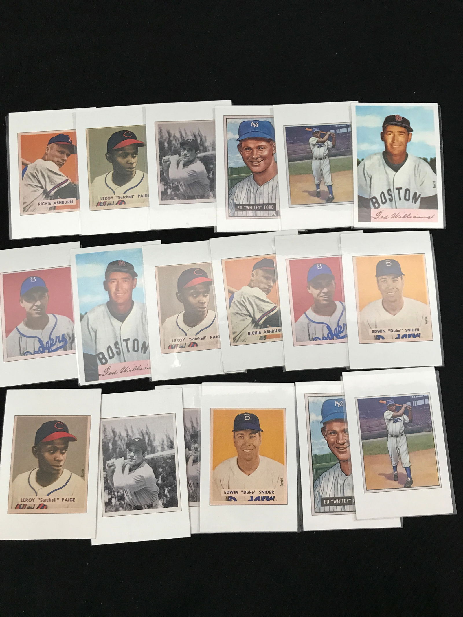 LOT OF 18 BASEBALL CARDS (1 of 1)