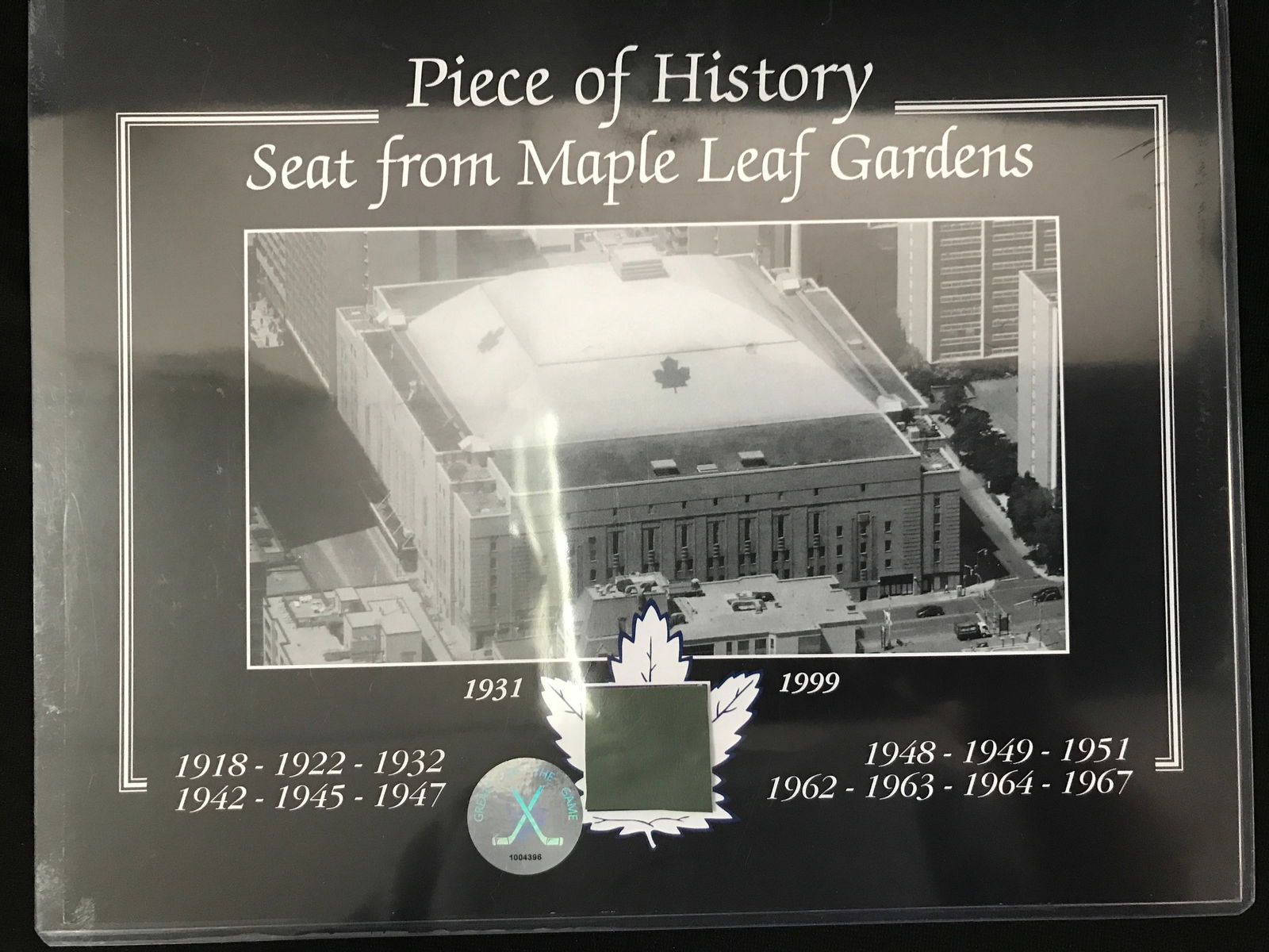 PIECE OF HISTORY GREATS OF THE GAME SEAT PIECE FROM MAPLE LEAF GARDENS (1 of 2)