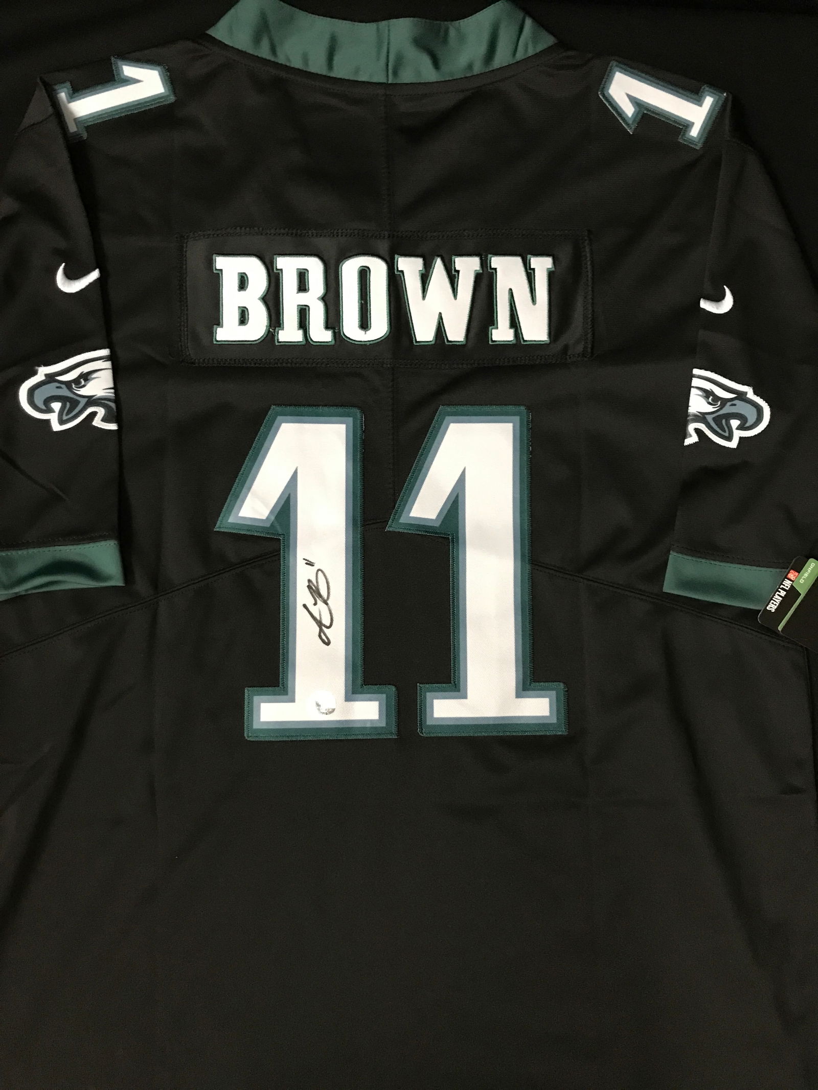 AJ BROWN SIGNED EAGLES JERSEY KB AUTHENTICS COA (1 of 3)