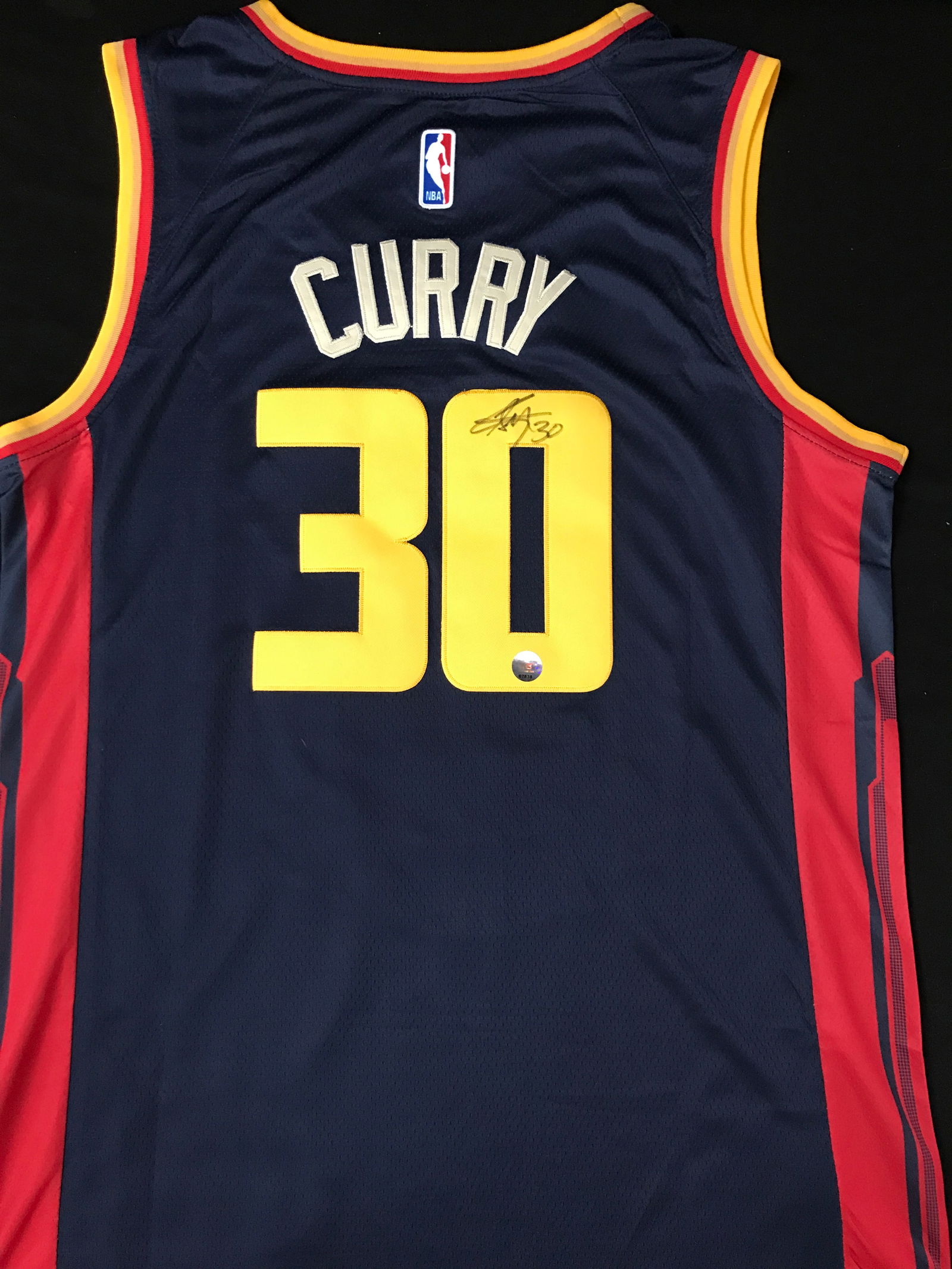 STEPHEN CURRY SIGNED GOLDEN STATE WARRIORS JERSEY - KB COA (1 of 3)
