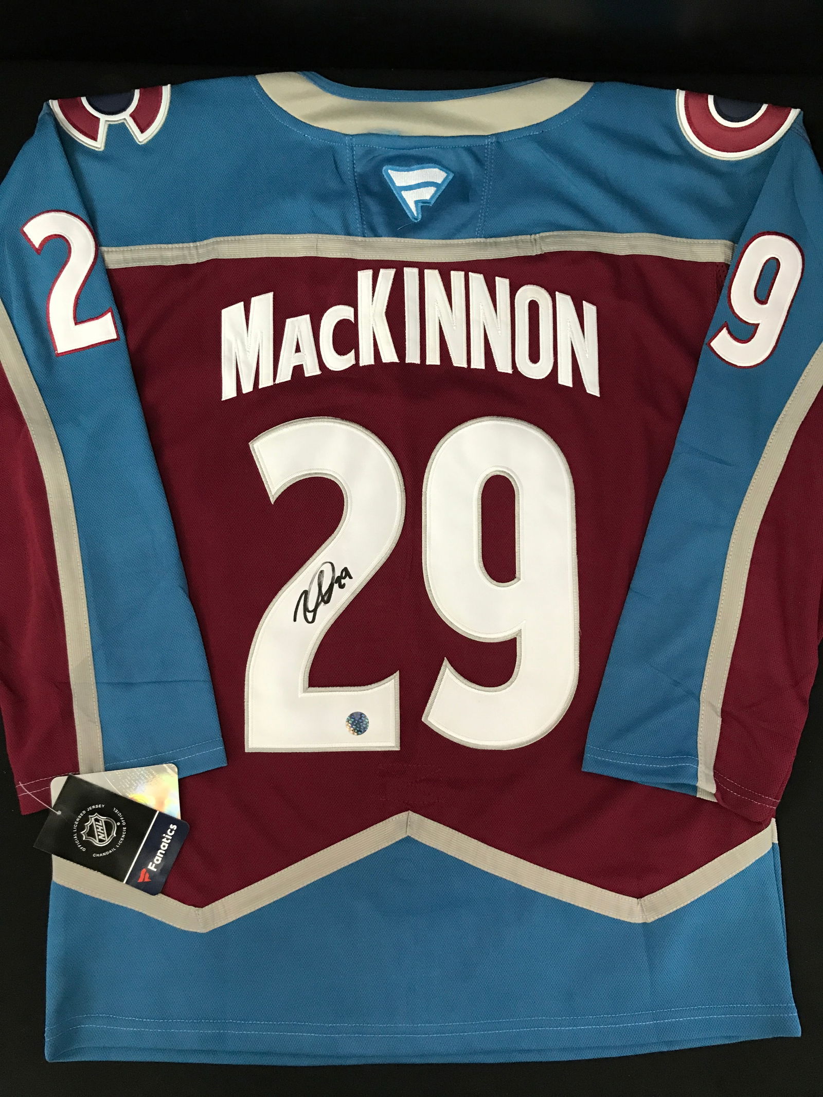 NATHAN MACKINNON SIGNED AVALANCHE JERSEY KB AUTHENTICS COA (1 of 3)