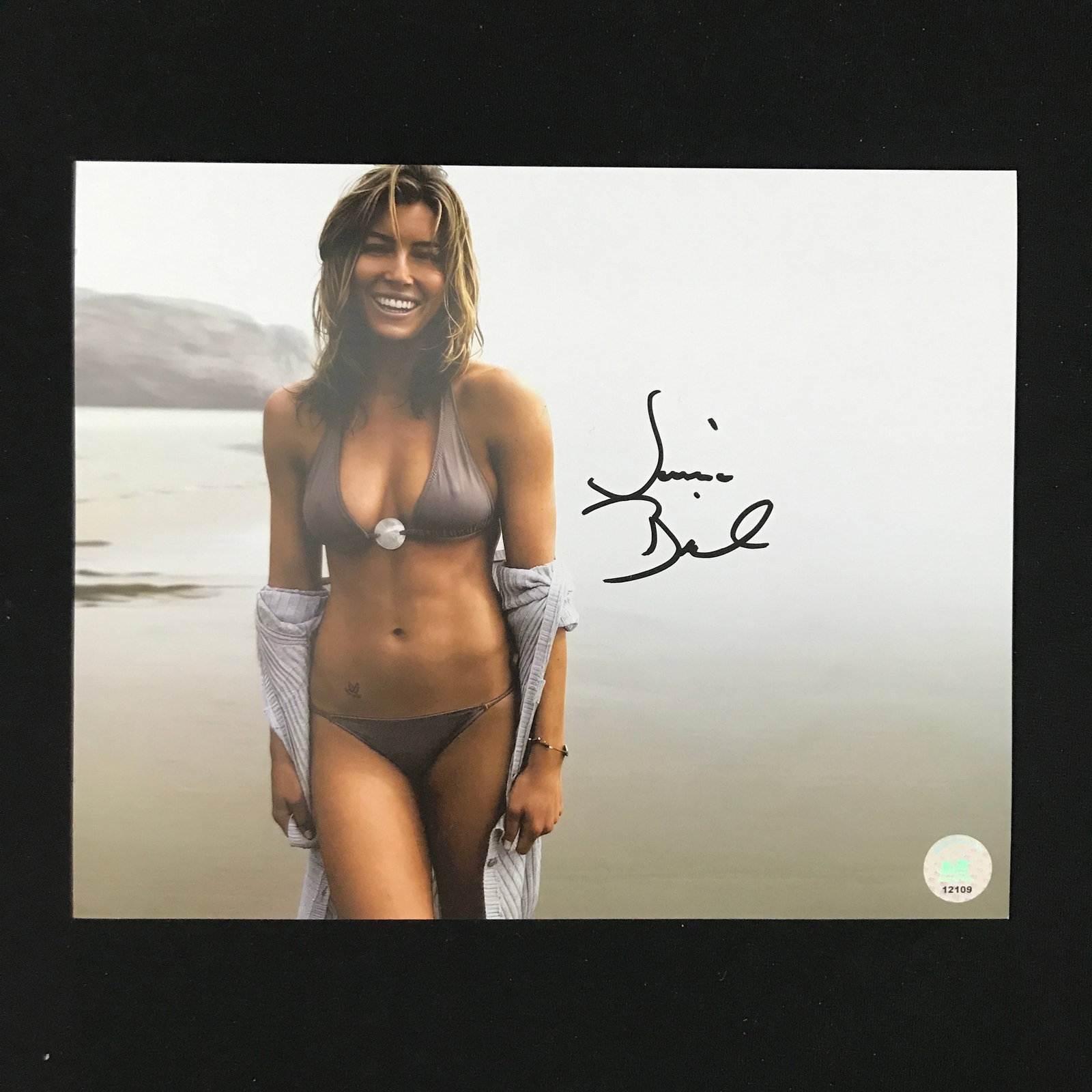 JESSICA BIEL SIGNED 8 X 10 (KB COA) (1 of 1)