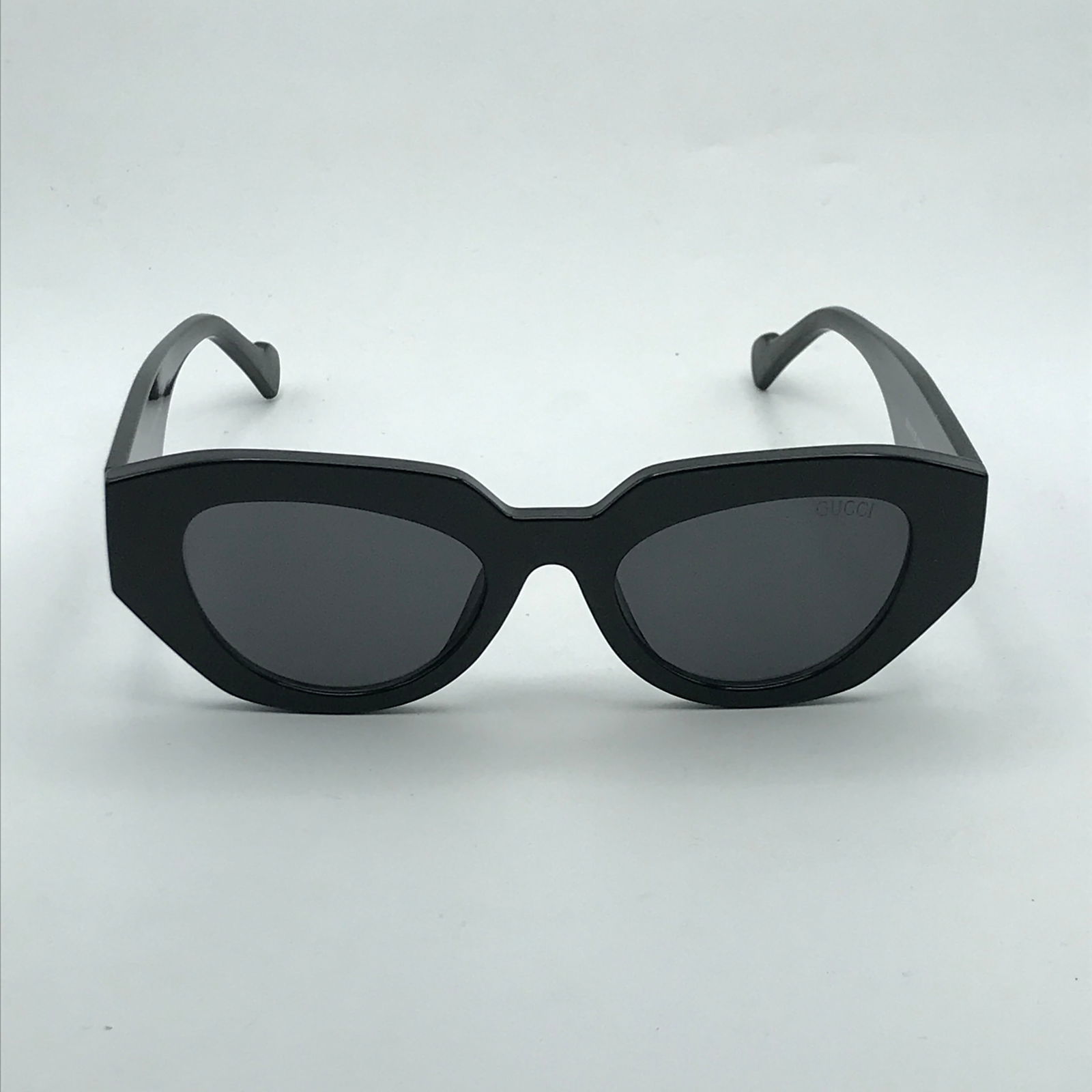 BRAND NEW GUCCI SUNGLASSES (1 of 2)