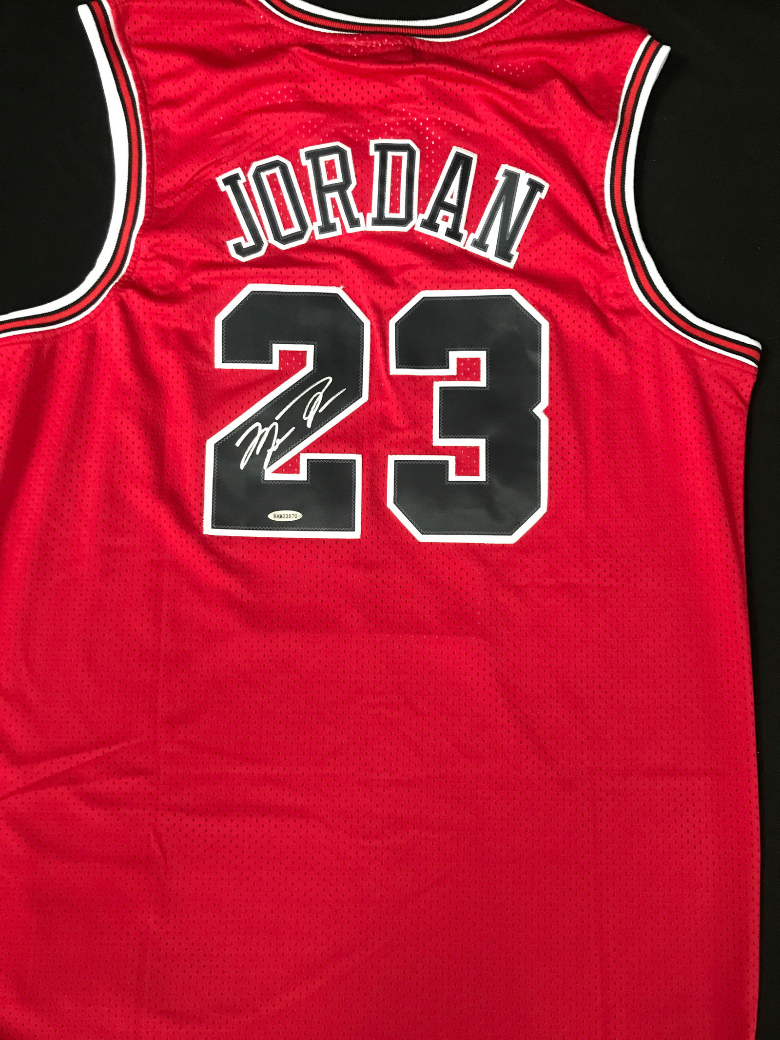 MICHAEL JORDAN SIGNED BULLS JERSEY UPPER DECK HOLO (1 of 3)