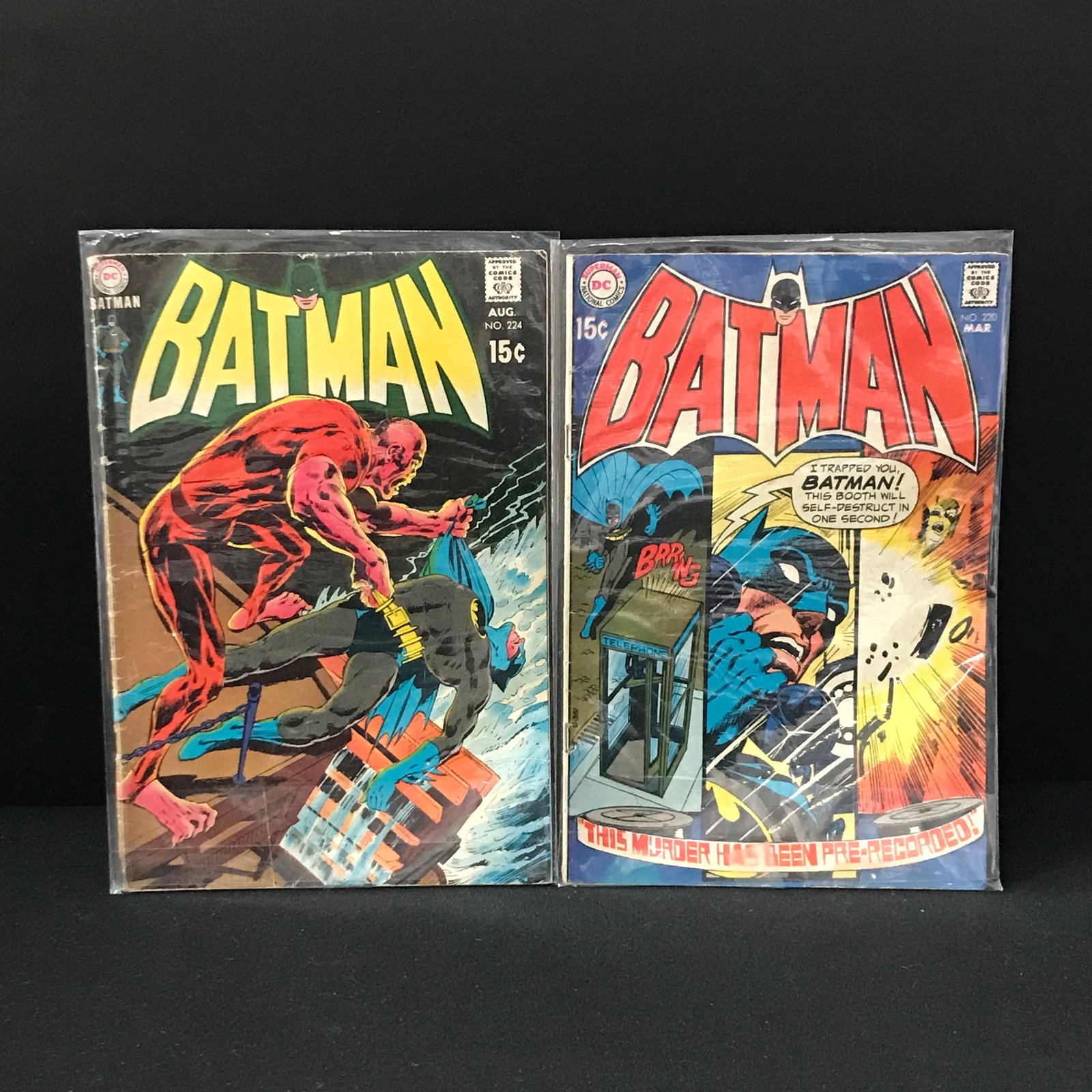 LOT OF 2 BATMAN COMICS (DC COMICS): Prices are in Canadian dollars
