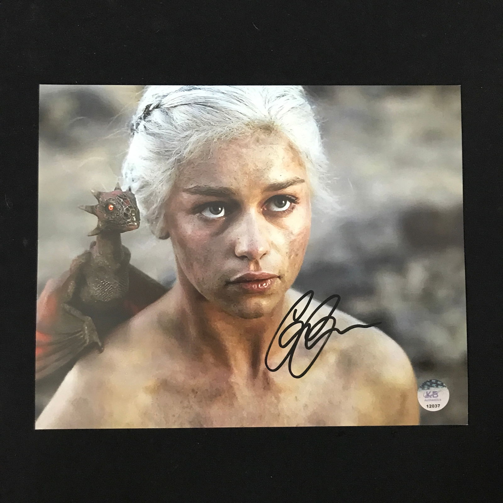 EMILIA CLARKE SIGNED 8X10 PHOTO KB AUTHENTICS COA (1 of 1)
