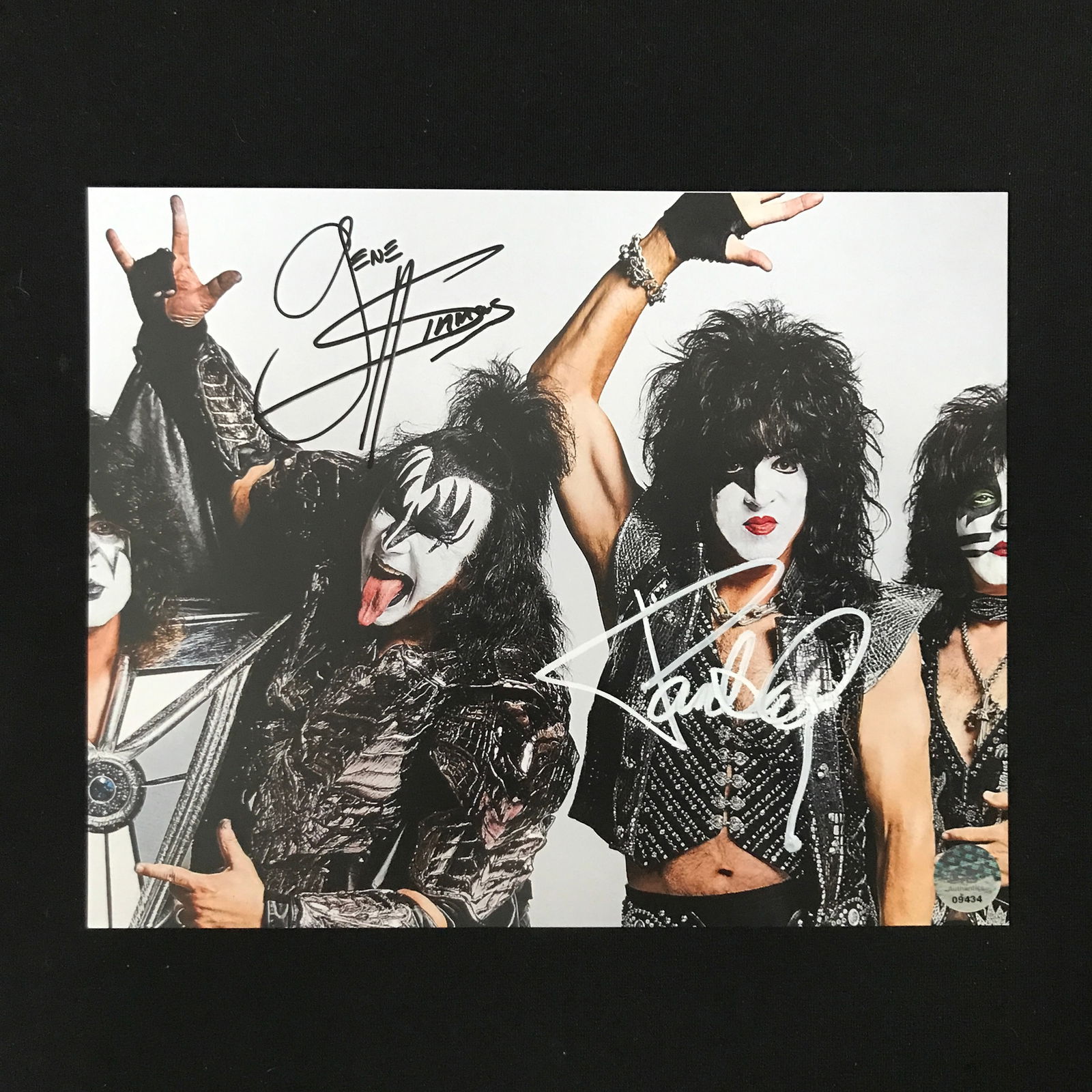 GENE SIMMONS AND PAUL STANLEY SIGNED 8X10 PHOTO  KB AUTHENTICS COA (1 of 1)