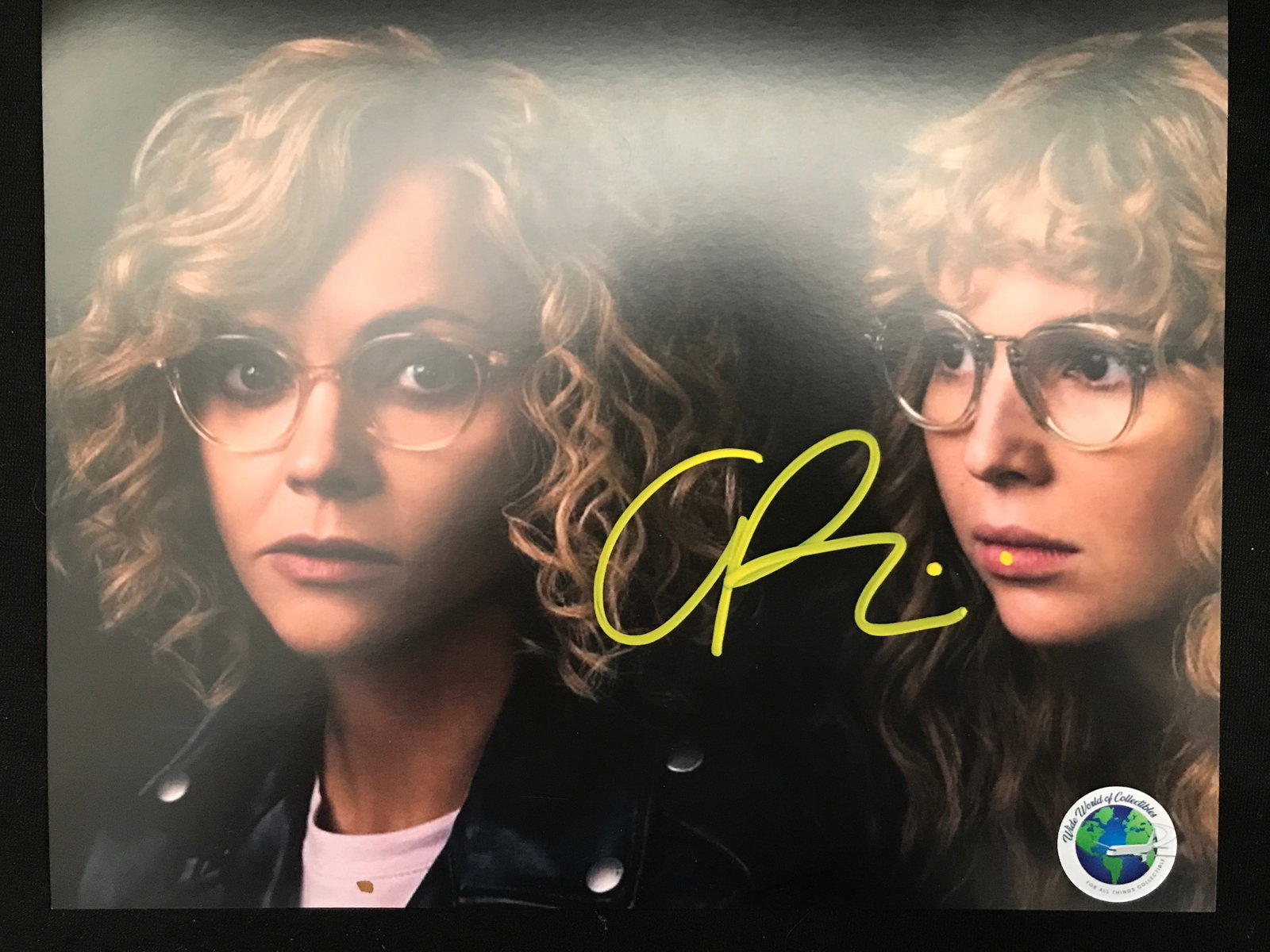 CHRISTINA RICCI SIGNED 8X10 - WWOC COA: Prices are in Canadian dollars