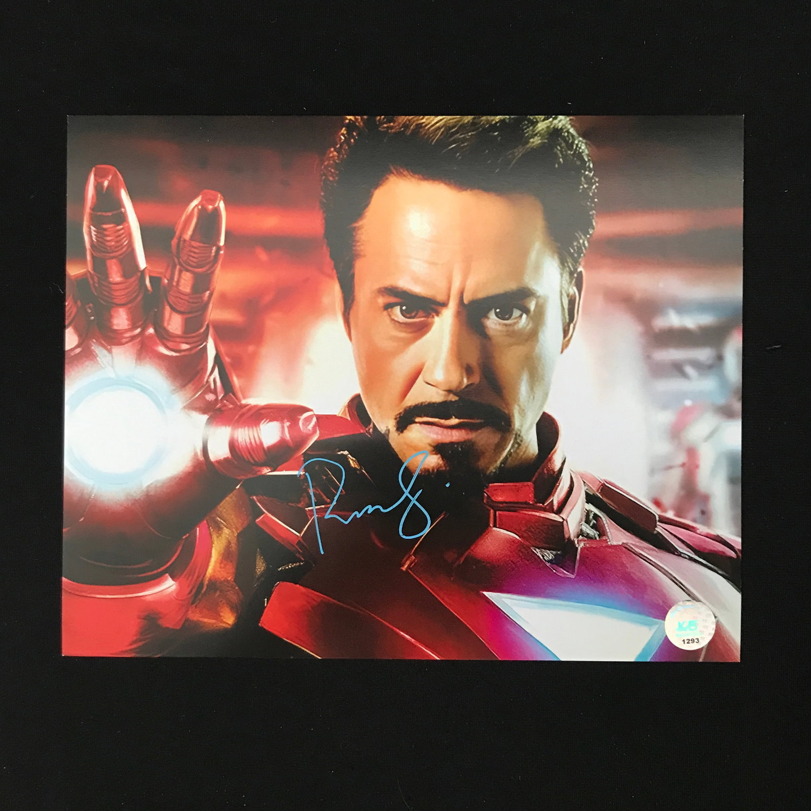 ROBERT DOWNEY JNR SIGNED IRON MAN 8X10 - KB COA: Prices are in Canadian dollars