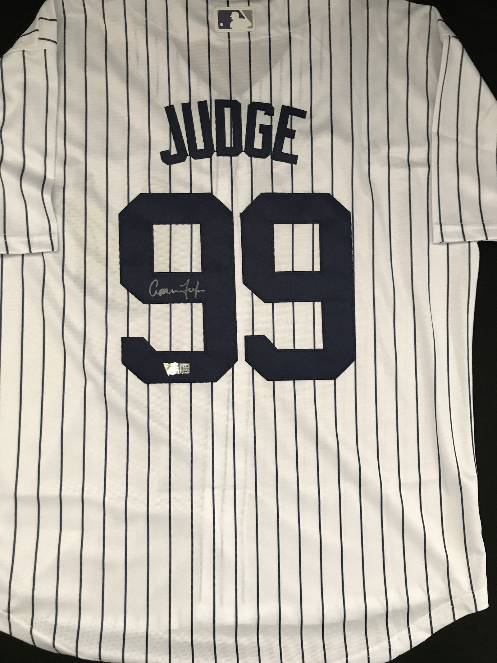 AARON JUDGE SIGNED NY YANKEES JERSEY WITH COA (1 of 3)