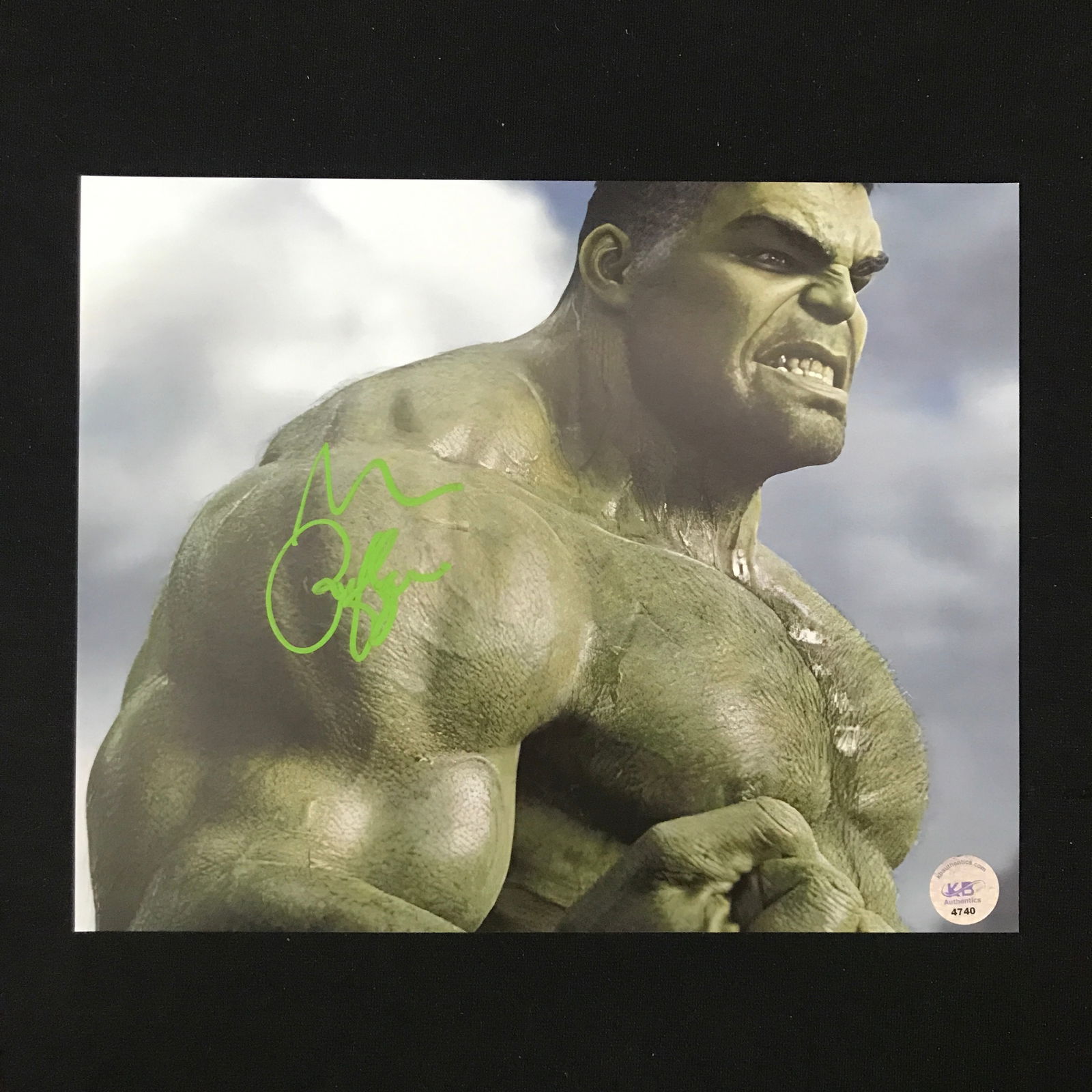 MARK RUFFALO SIGNED HULK 8X10 - KB COA (1 of 1)