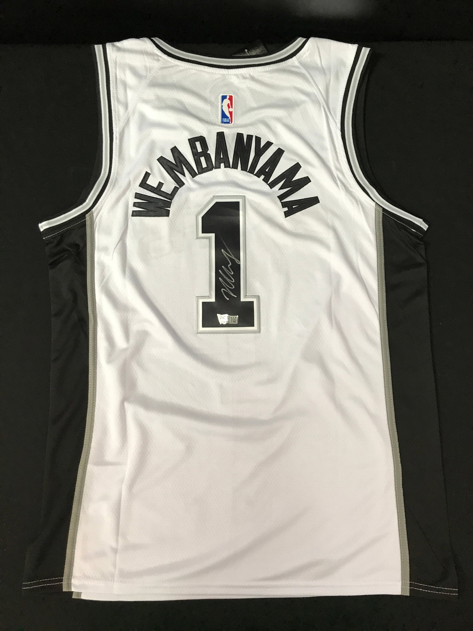 VICTOR WEMBANYAMA SAN ANTONIO SPURS JERSEY ACE COA: Prices are in Canadian dollars