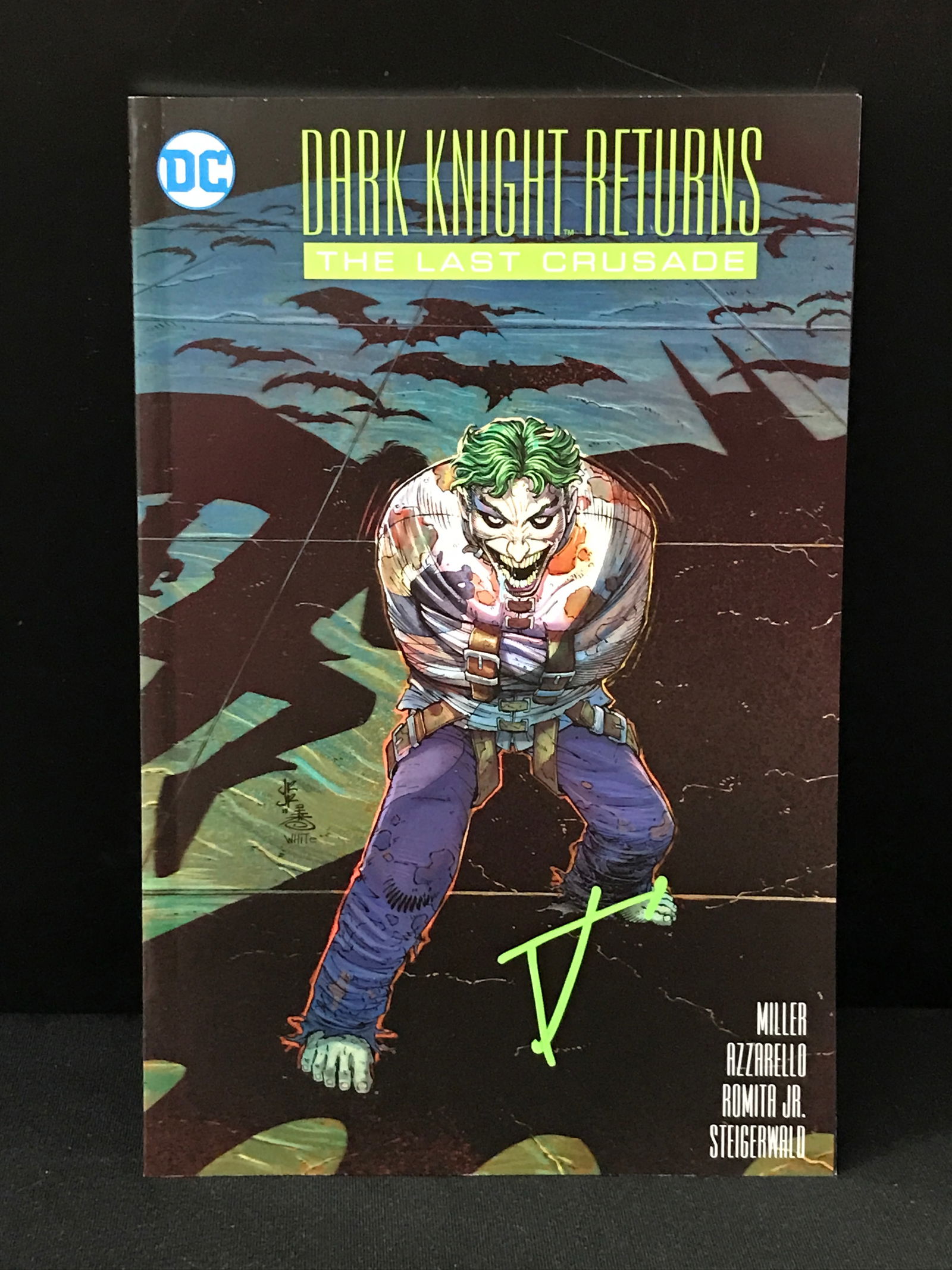 JARED LETO SIGNED DARK KNIGHT RETURNS COMIC BOOK (KB AUTHENTICS COA) (1 of 1)