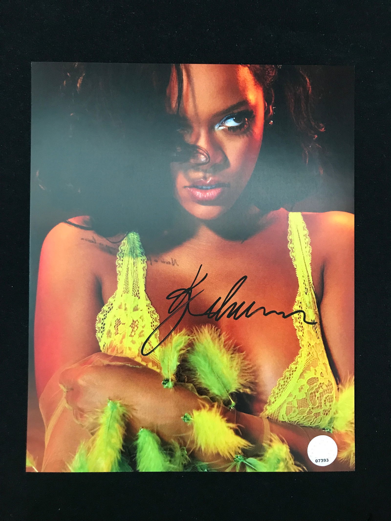 RHIANNA SIGNED 8X10 - KB COA (1 of 1)