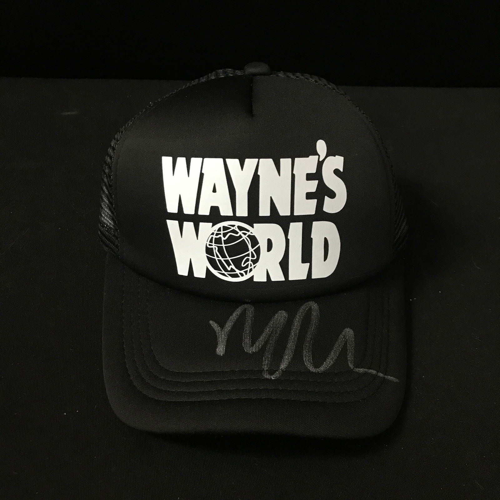 MIKE MEYERS SIGNED WAYNES WORLD HAT KB AUTHENTICS  COA (1 of 1)