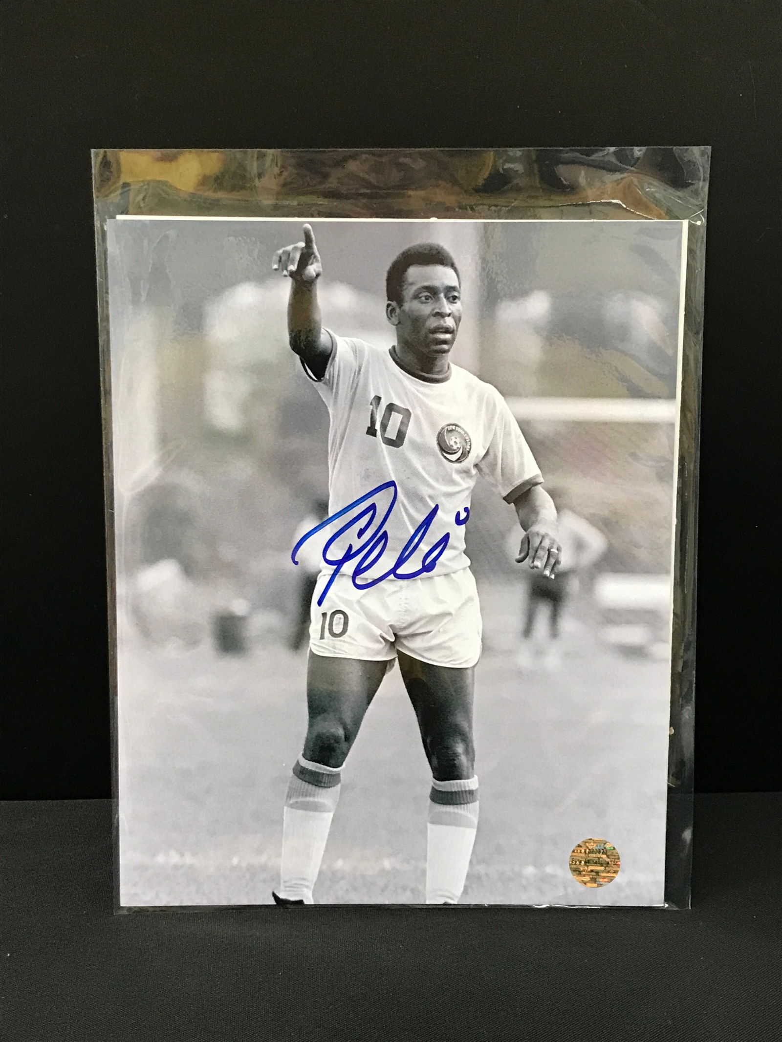 PELE SIGNED 8X10 - ELITE AUTHENTICATION COA (1 of 2)
