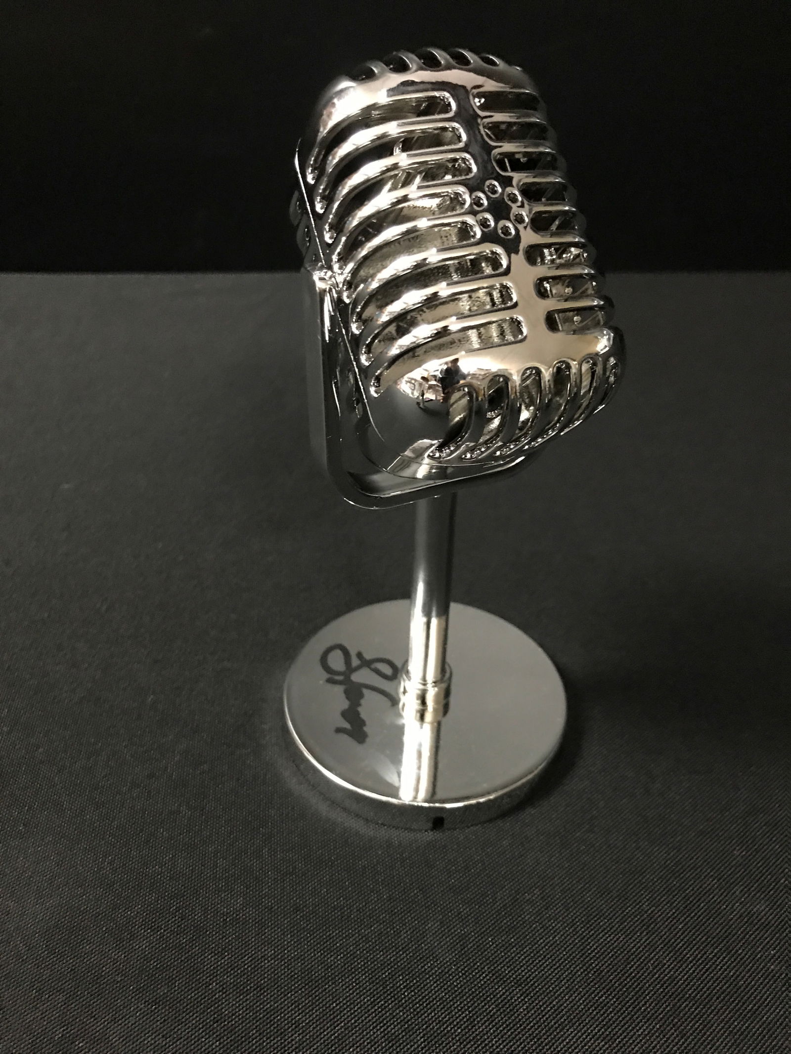 JAMIE FOXX SIGNED RAY VINTAGE MICROPHNE WITH COA (1 of 3)